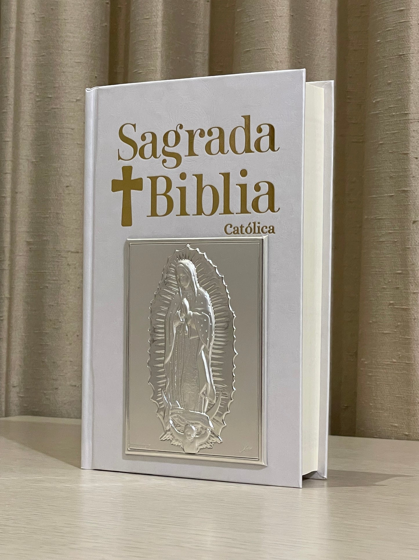 Sagrada Biblia con Virgen de Guadalupe