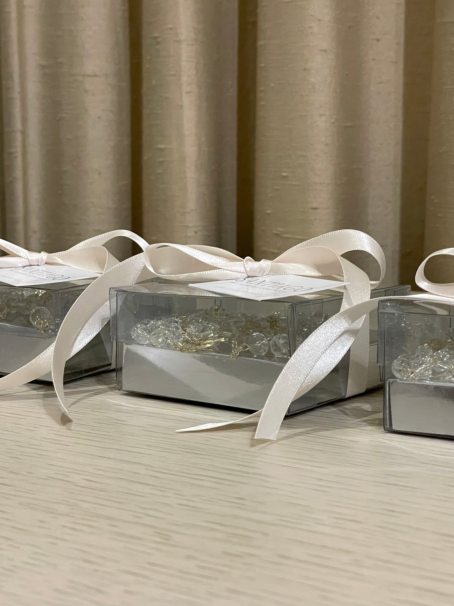 Rosario Dorado con Cuentas de Vidrio y Cristales / Paquete de 10 piezas