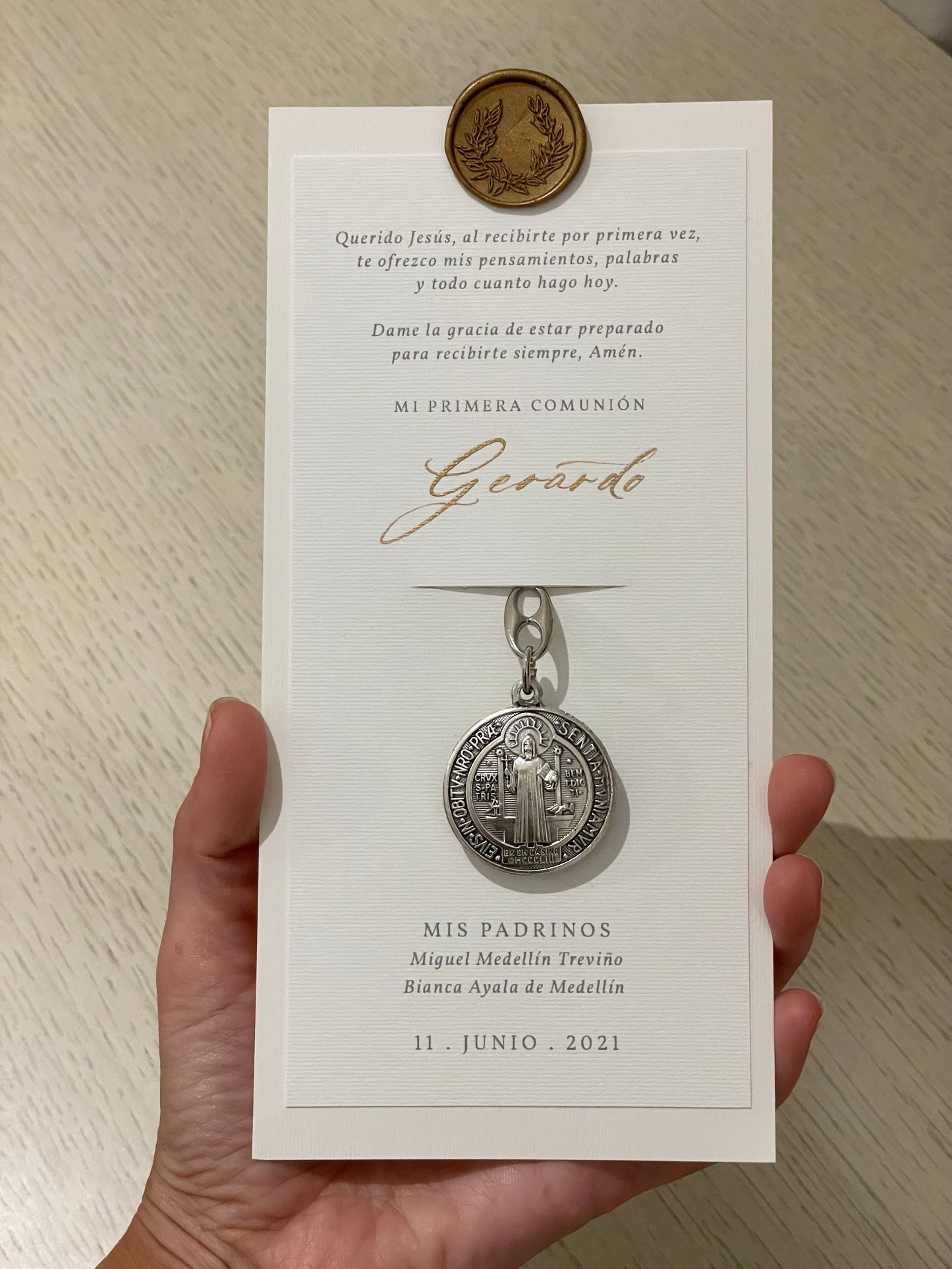 Agradecimientos con Llavero de San Benito / Paquete de 10 piezas