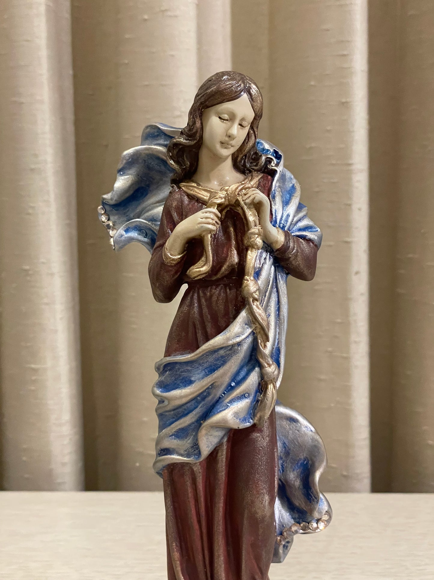 Virgen Desatanudos 27 cm