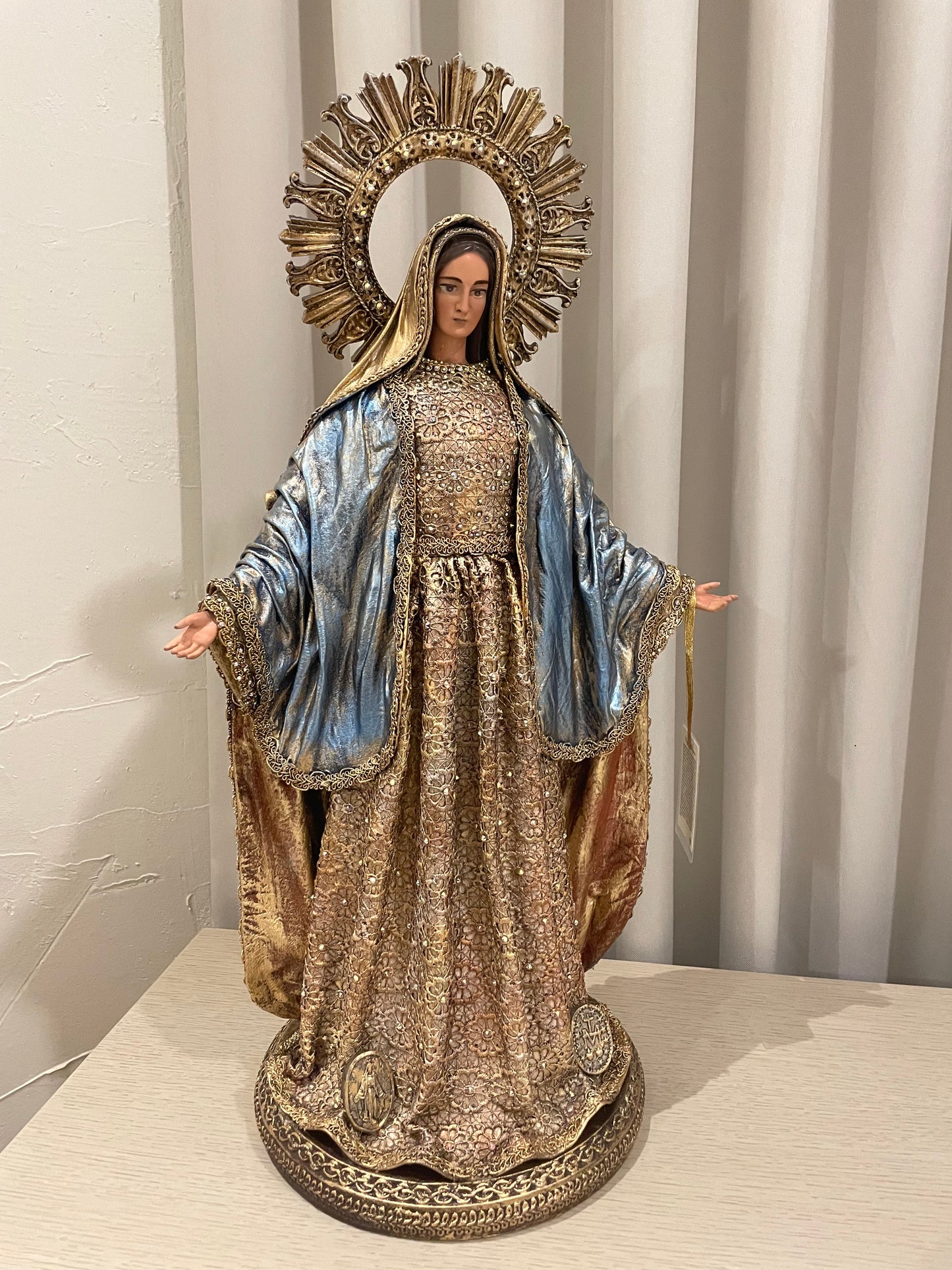 Virgen Milagrosa 62 cm