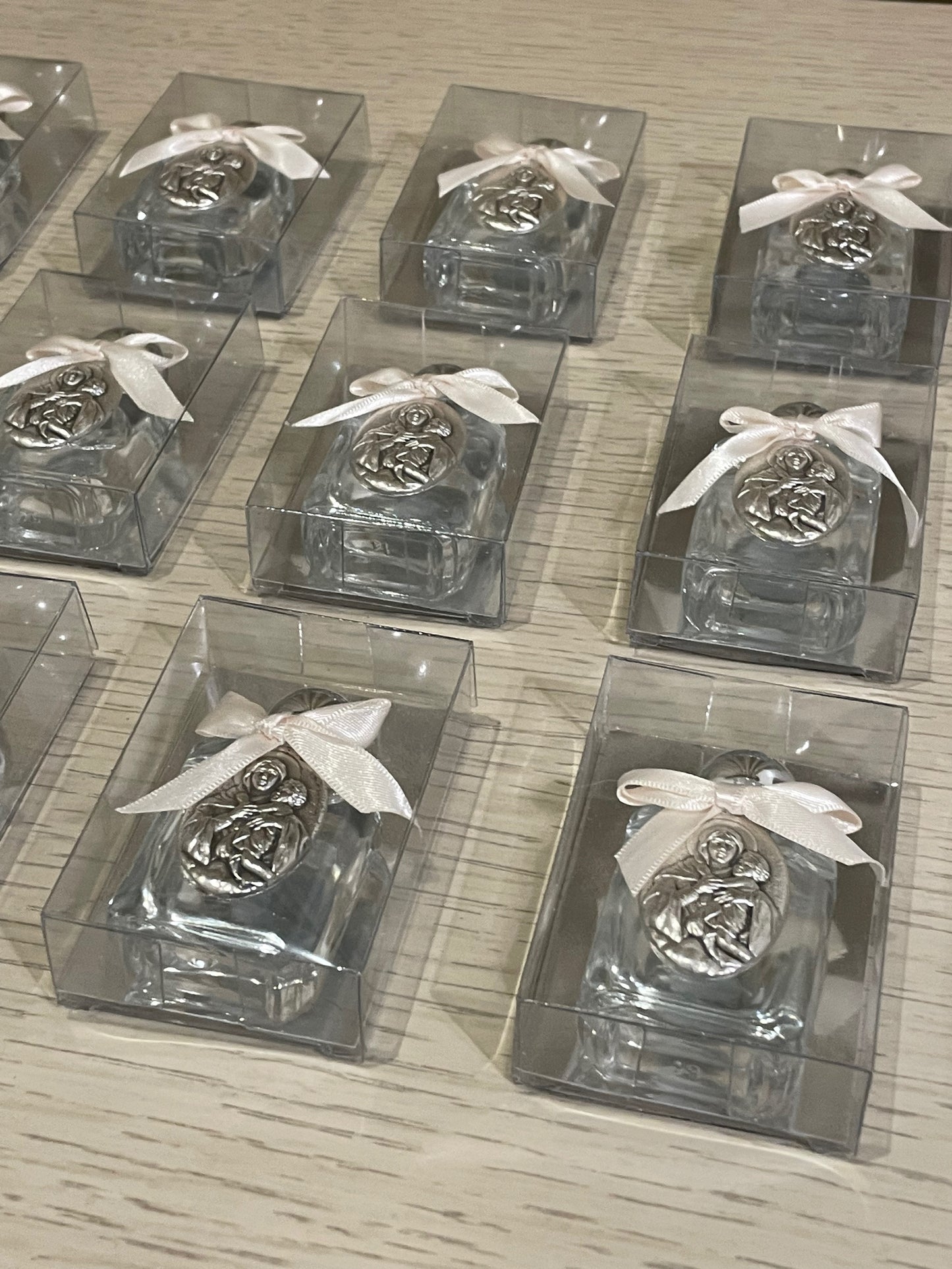 Botellita para Agua Bendita de la Virgen de Shoensttat - Semicuadrada / Paquete de 10 piezas