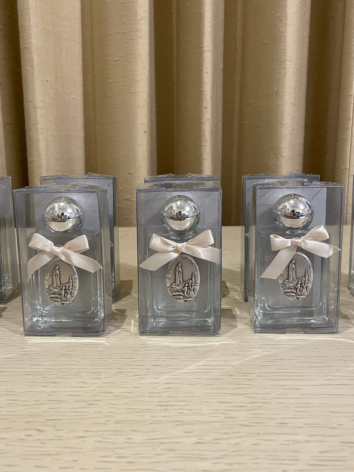 Botellita para Agua Bendita de la Virgen de Fátima - Rectangular / Paquete de 10 piezas