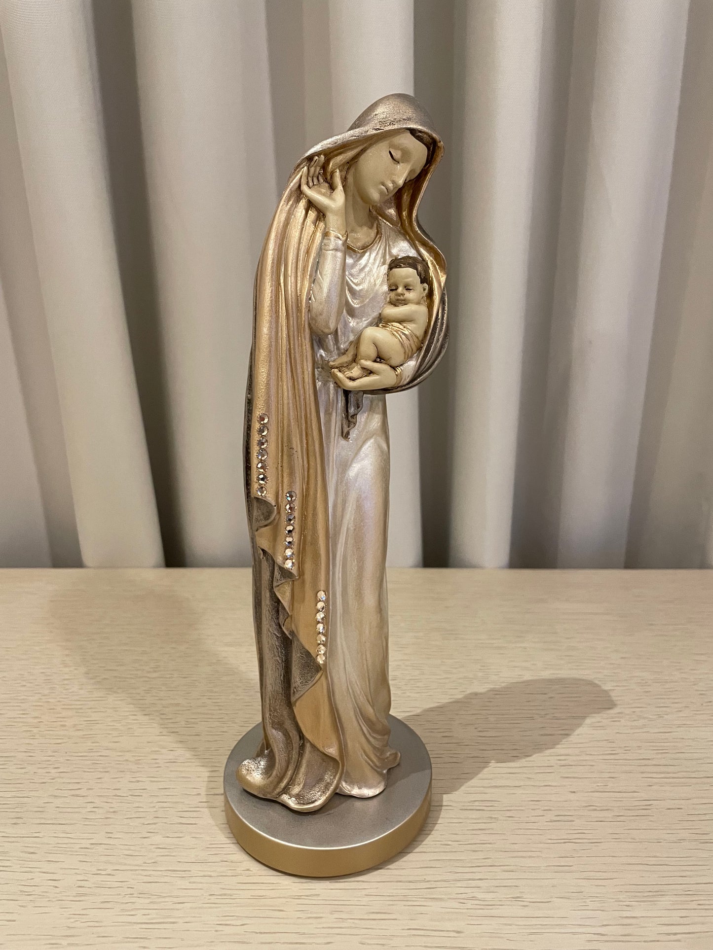 Virgen con Niño en brazos 33 cm