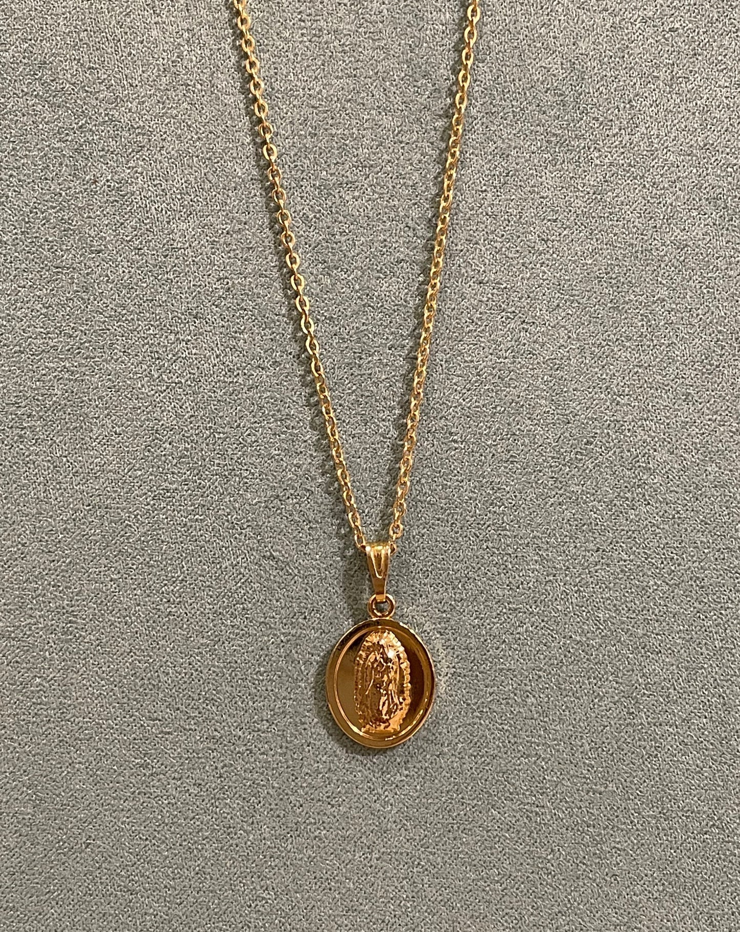 Collar Virgen de Guadalupe Chapa de Oro