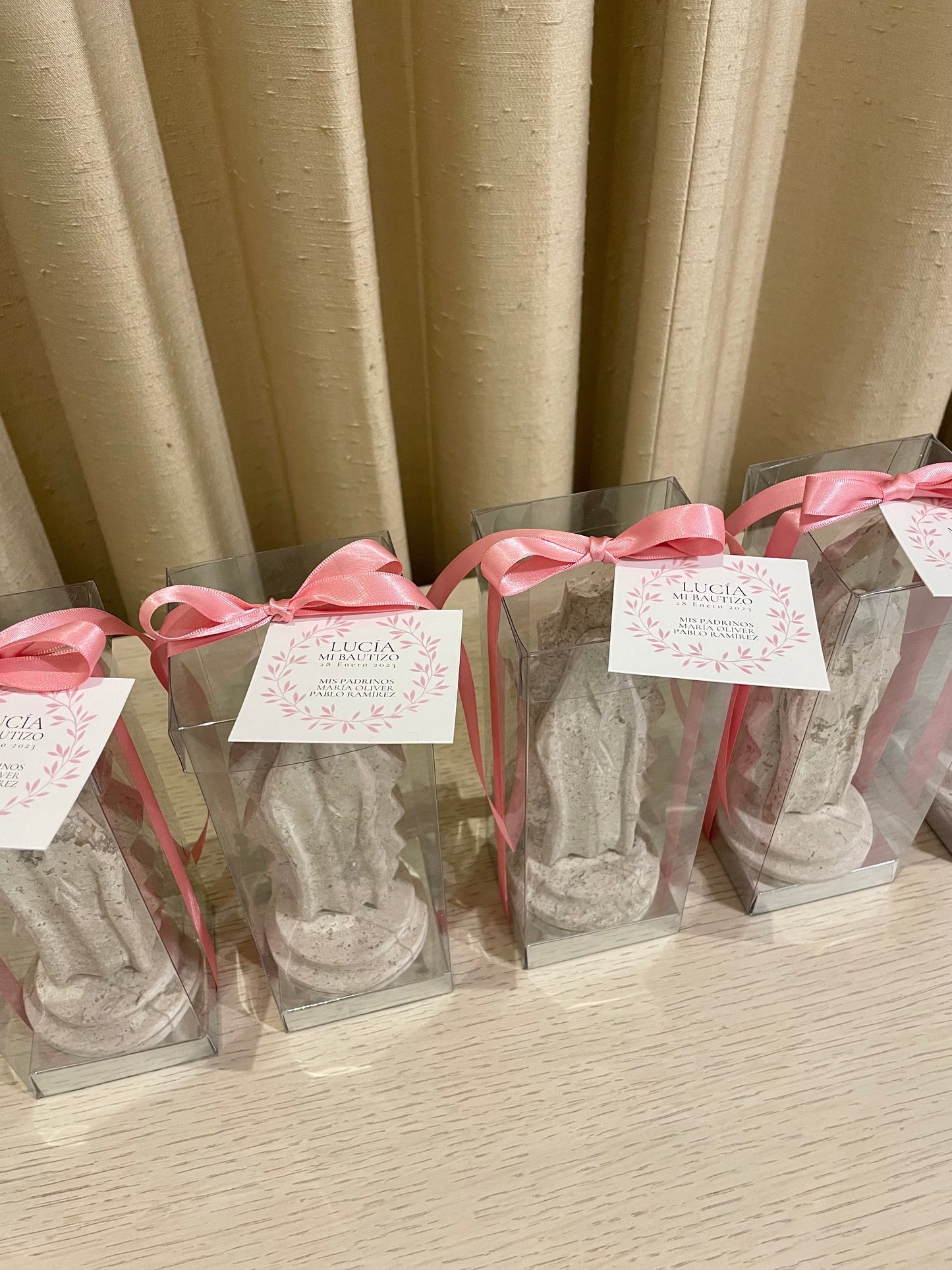 Virgencita de Guadalupe de Mármol 17 cm / Paquete de 10 piezas