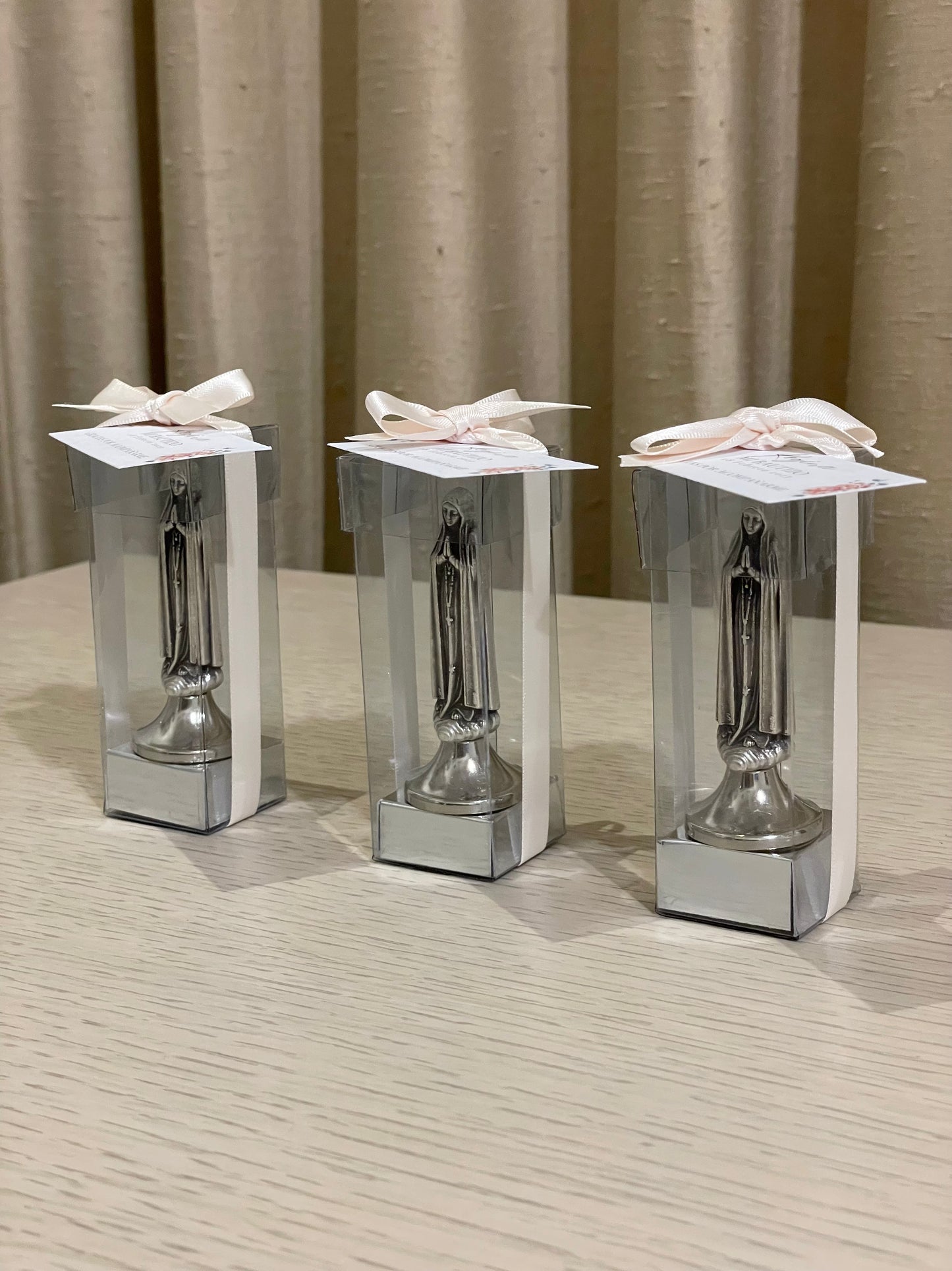 Mini Estatua de la Virgen de Fátima 7 cm / Paquete de 10 piezas