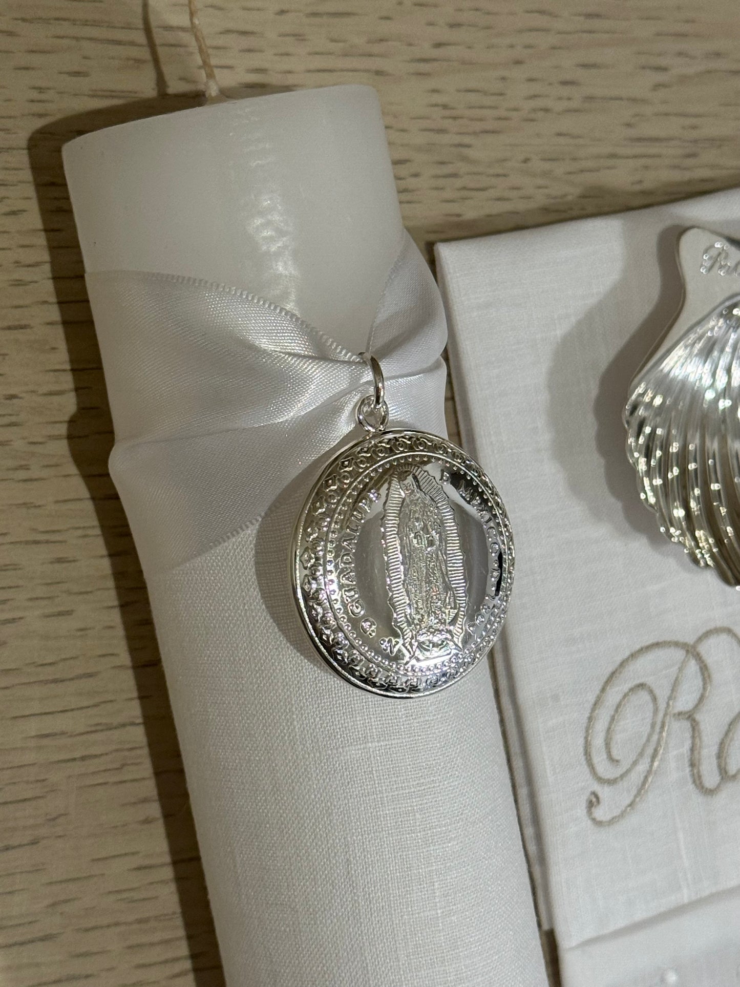 Set de Bautizo con Medalla de la Virgen de Guadalupe - Personalizado