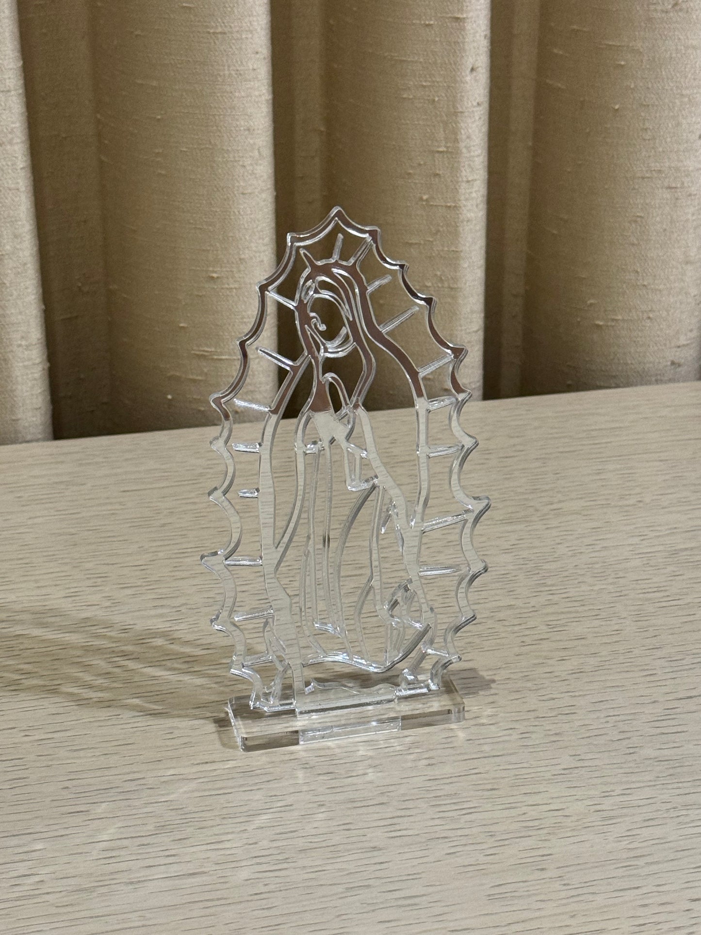 Virgencita de Guadalupe de Acrílico Plata Espejo 17 cm / Paquete de 10 piezas