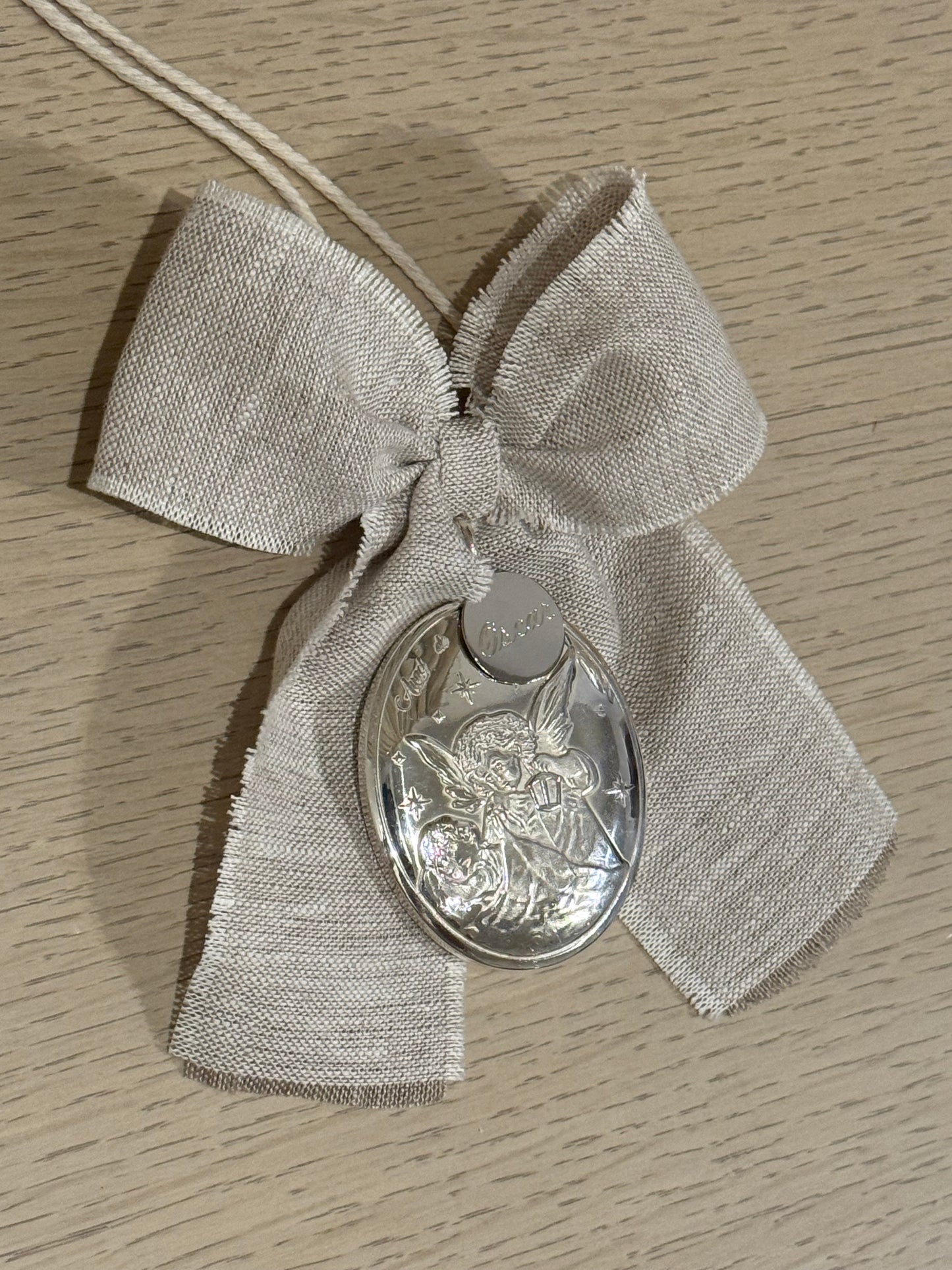 Medallón Grande para cuna del Ángel de la Guarda / Moño de Lino