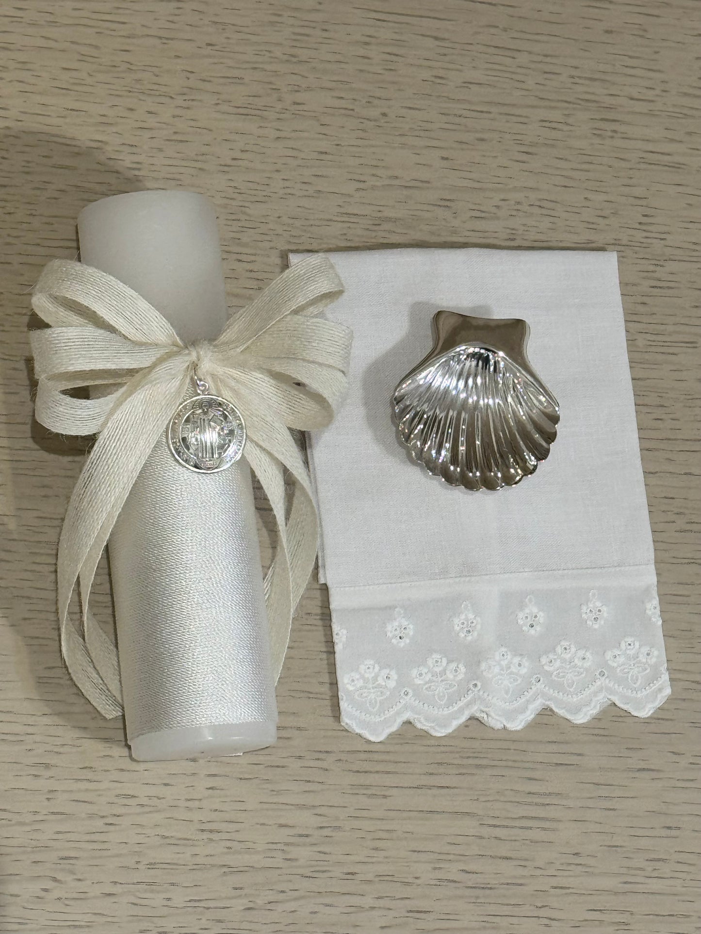 Set de Bautizo con Medalla de San Benito