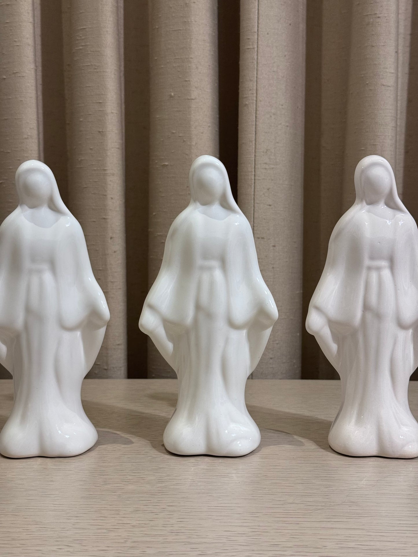 Virgen Milagrosa de Cerámica 20 cm / Paquete de 10 piezas