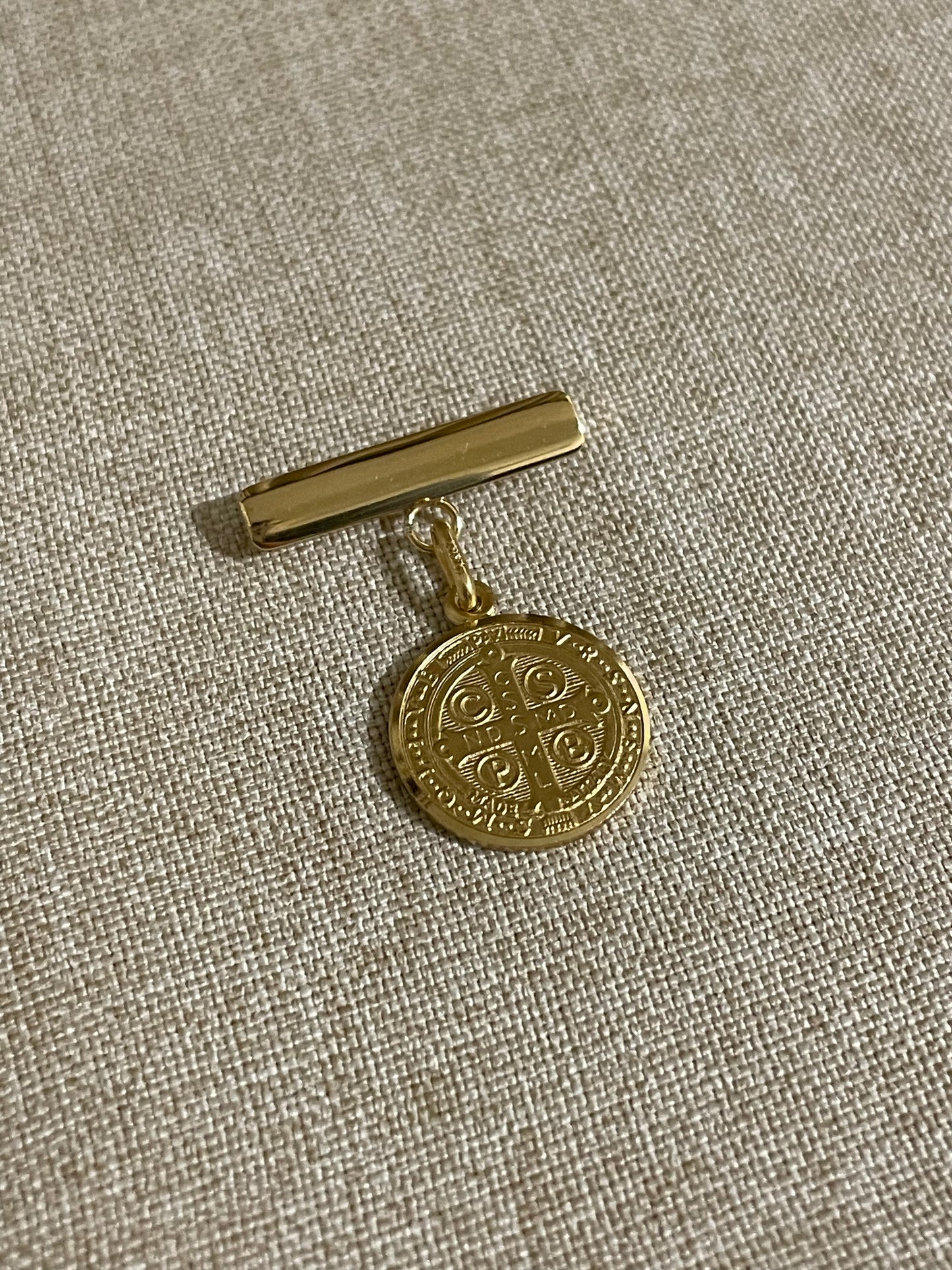 Medalla de San Benito Oro 14K 1.7 cm y Barra de Oro 14K