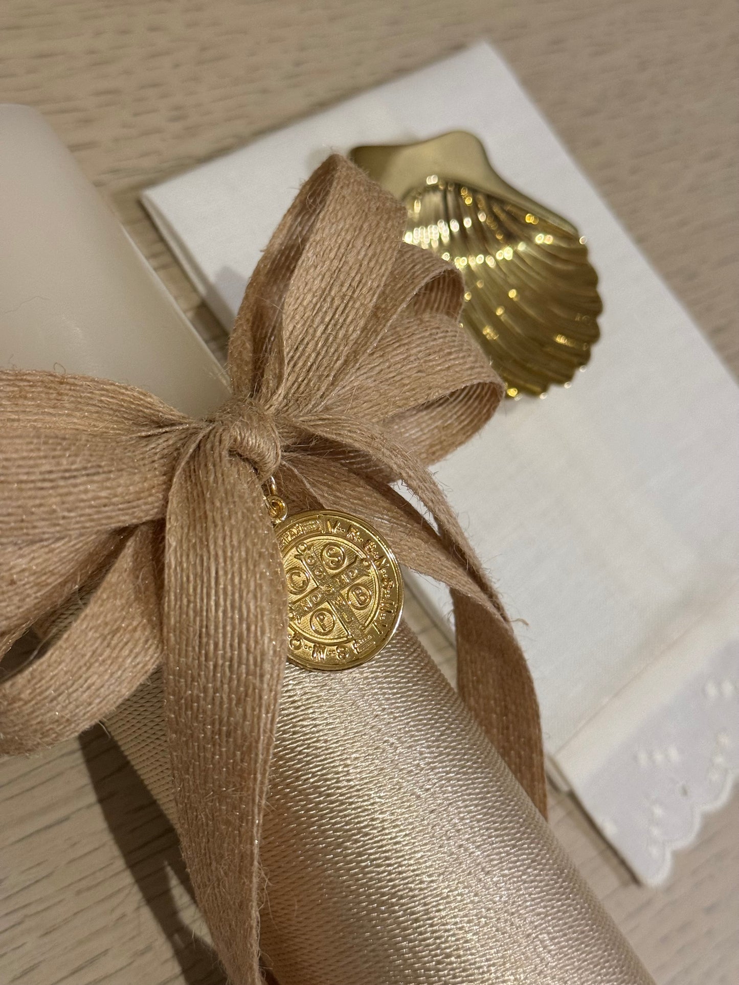 Set de Bautizo con Medalla de San Benito