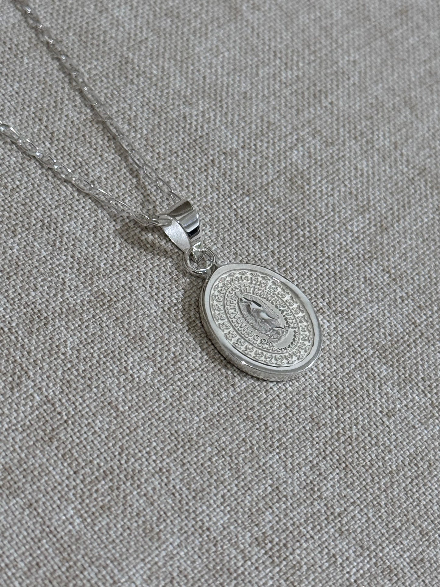 Medalla de Virgen de Guadalupe Plata y Cadena de Plata