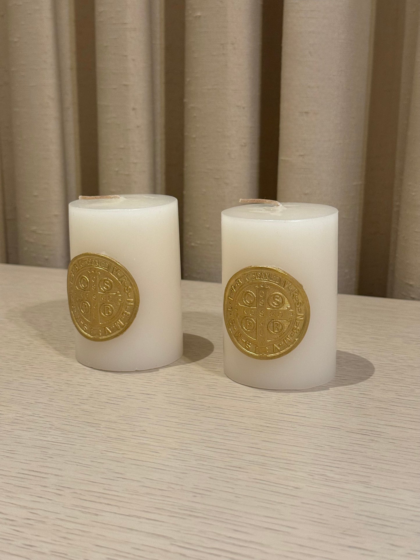 Mini Cirio de Medalla de San Benito 7 x 10 cm / Paquete de 10 piezas