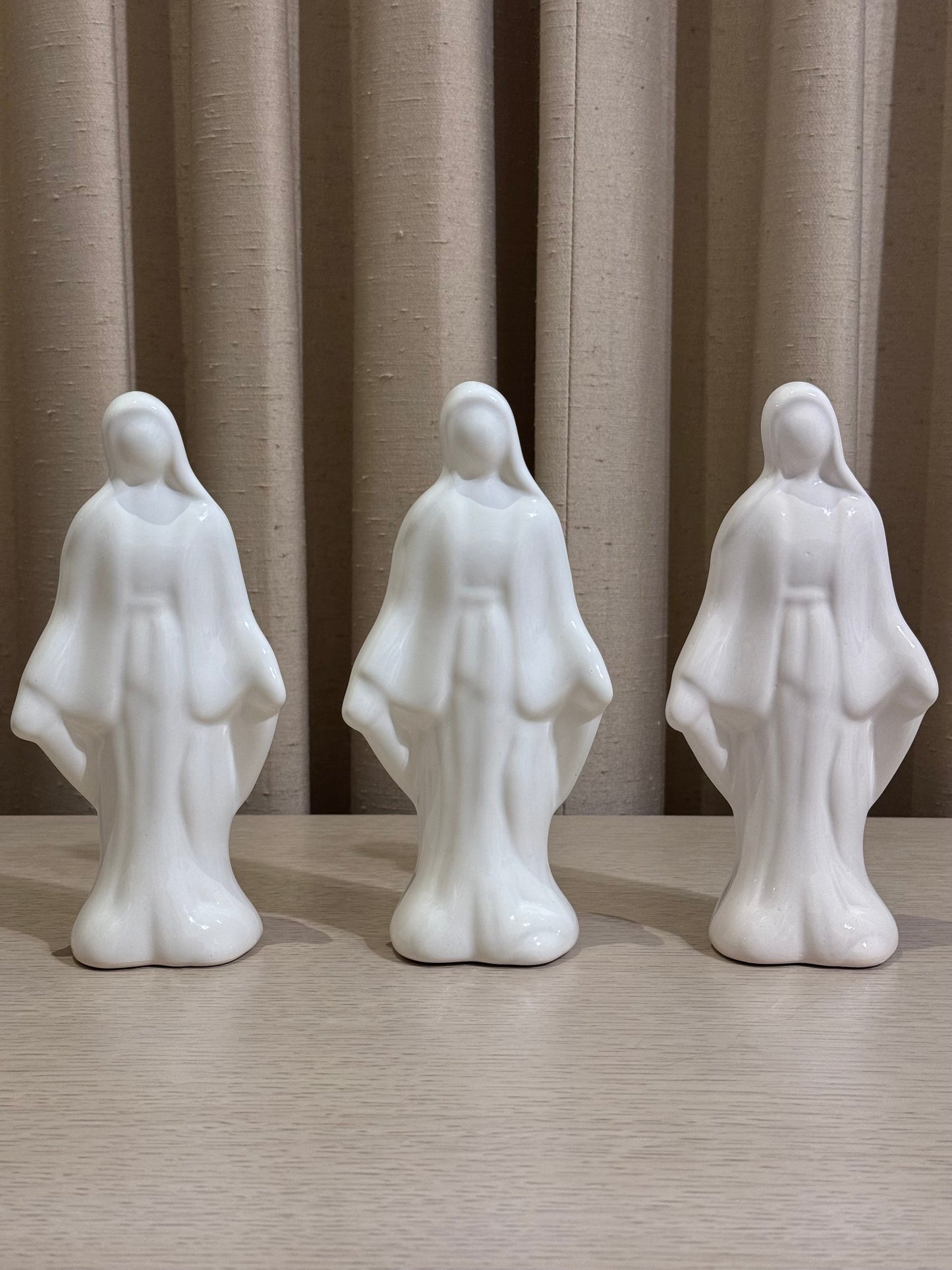 Virgen Milagrosa de Cerámica 20 cm / Paquete de 10 piezas