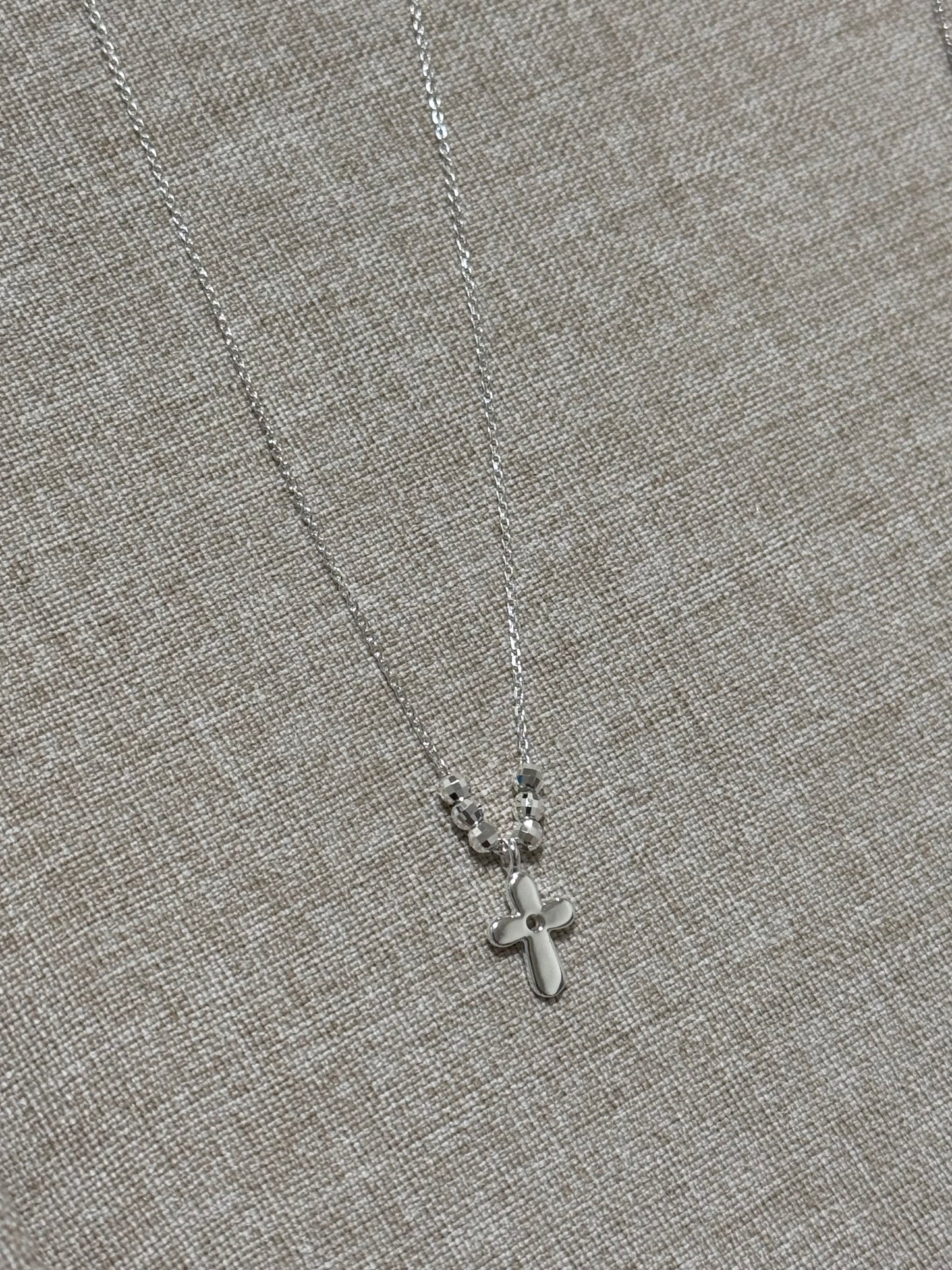 Collar Cruz de Plata