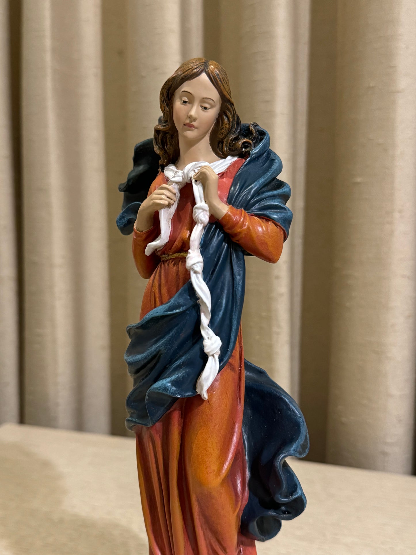 Virgen Desatanudos 28 cm