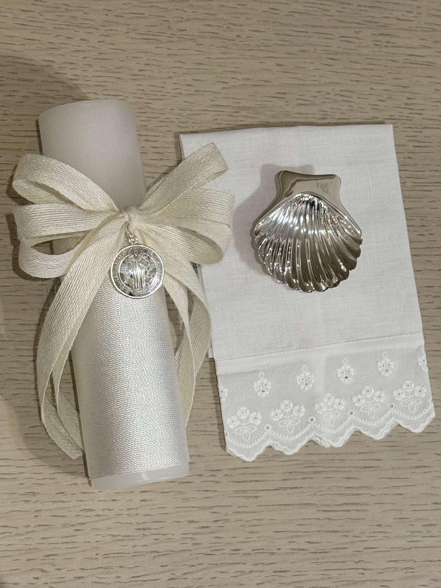 Set de Bautizo con Medalla de San Benito
