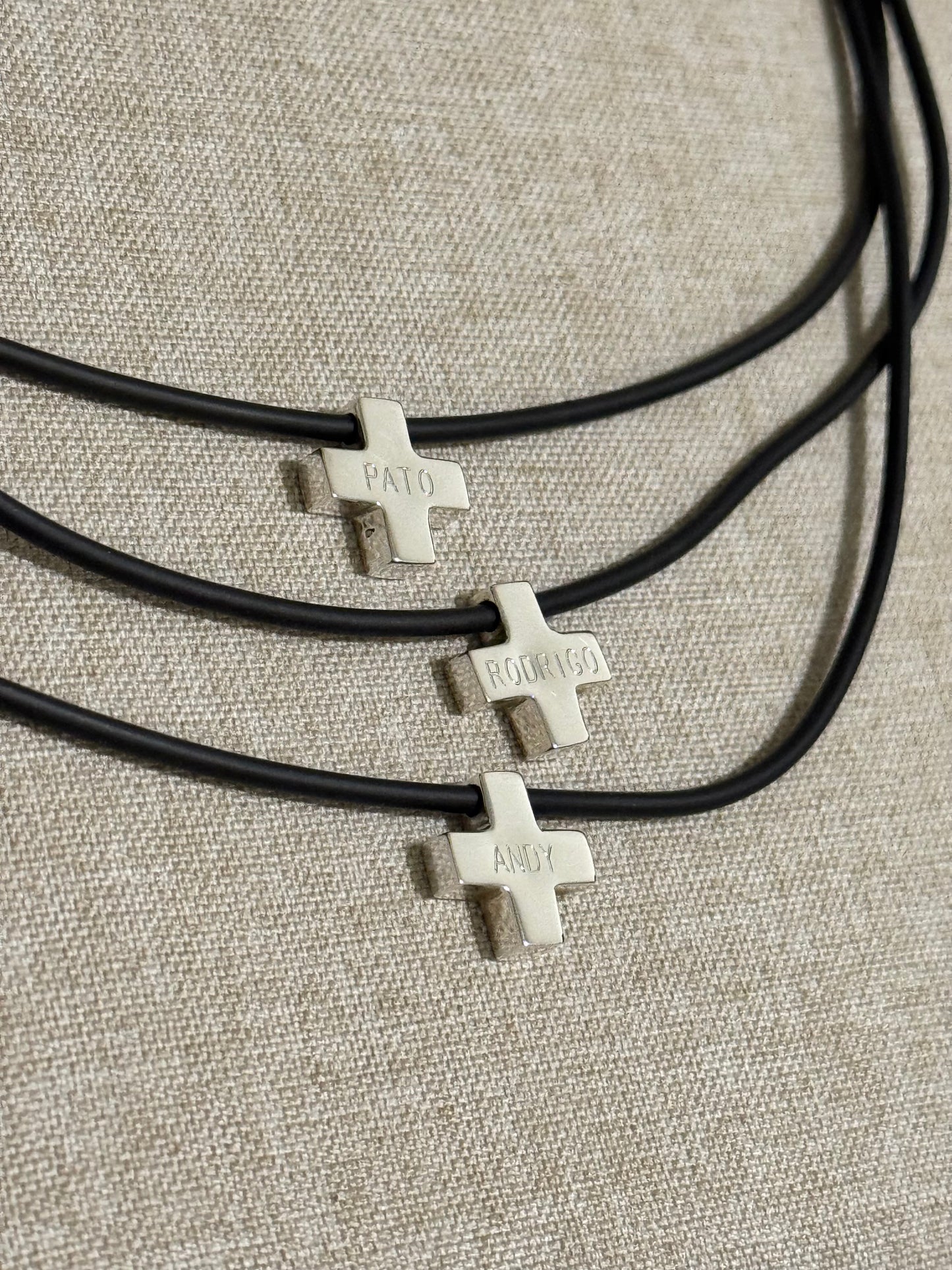 Collar Cruz Suiza de Plata