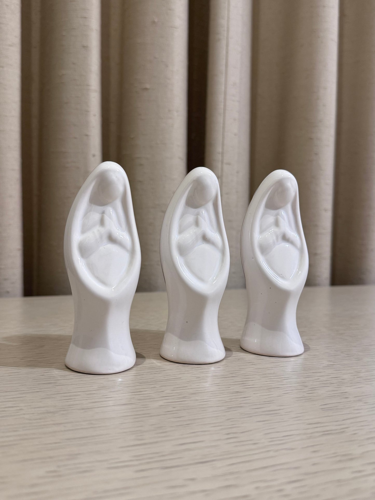 Virgen de Mano de Cerámica 11 cm / Paquete de 10 piezas