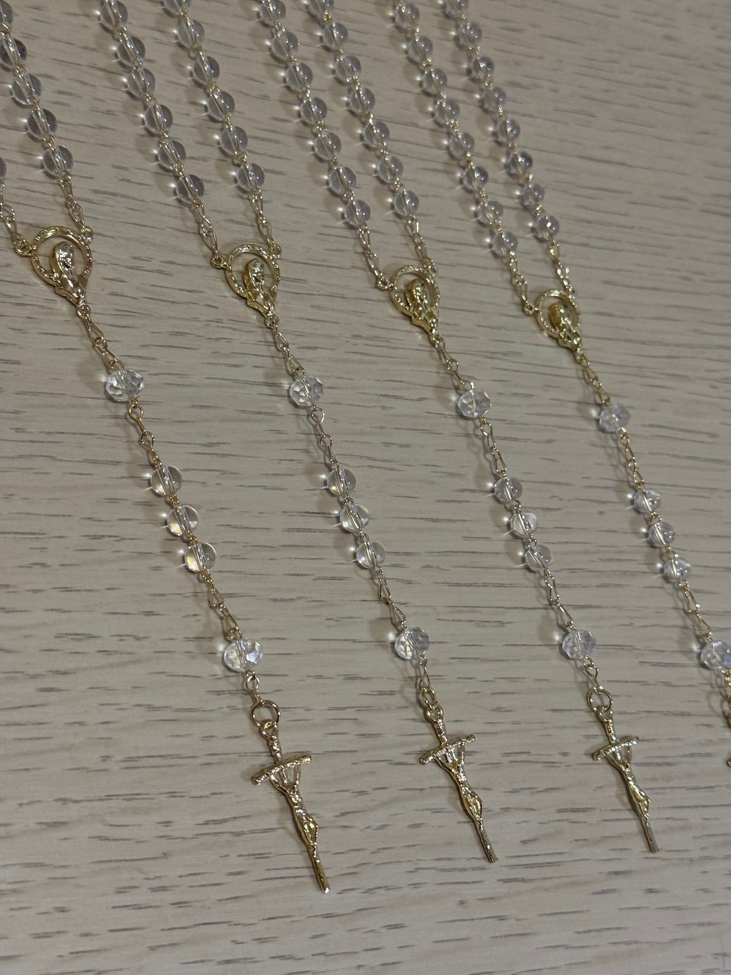 Rosario Dorado con Cuentas de Vidrio y Cristales / Paquete de 10 piezas