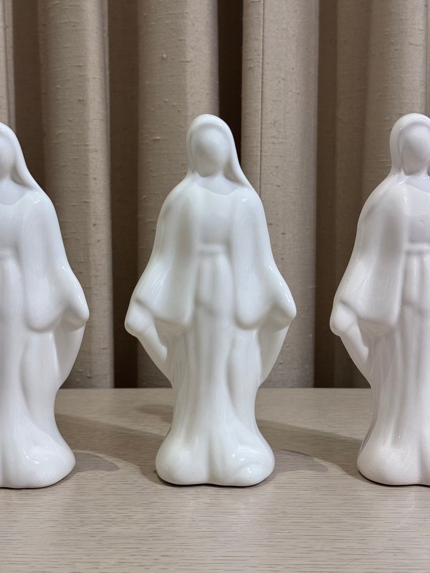 Virgen Milagrosa de Cerámica 20 cm / Paquete de 10 piezas