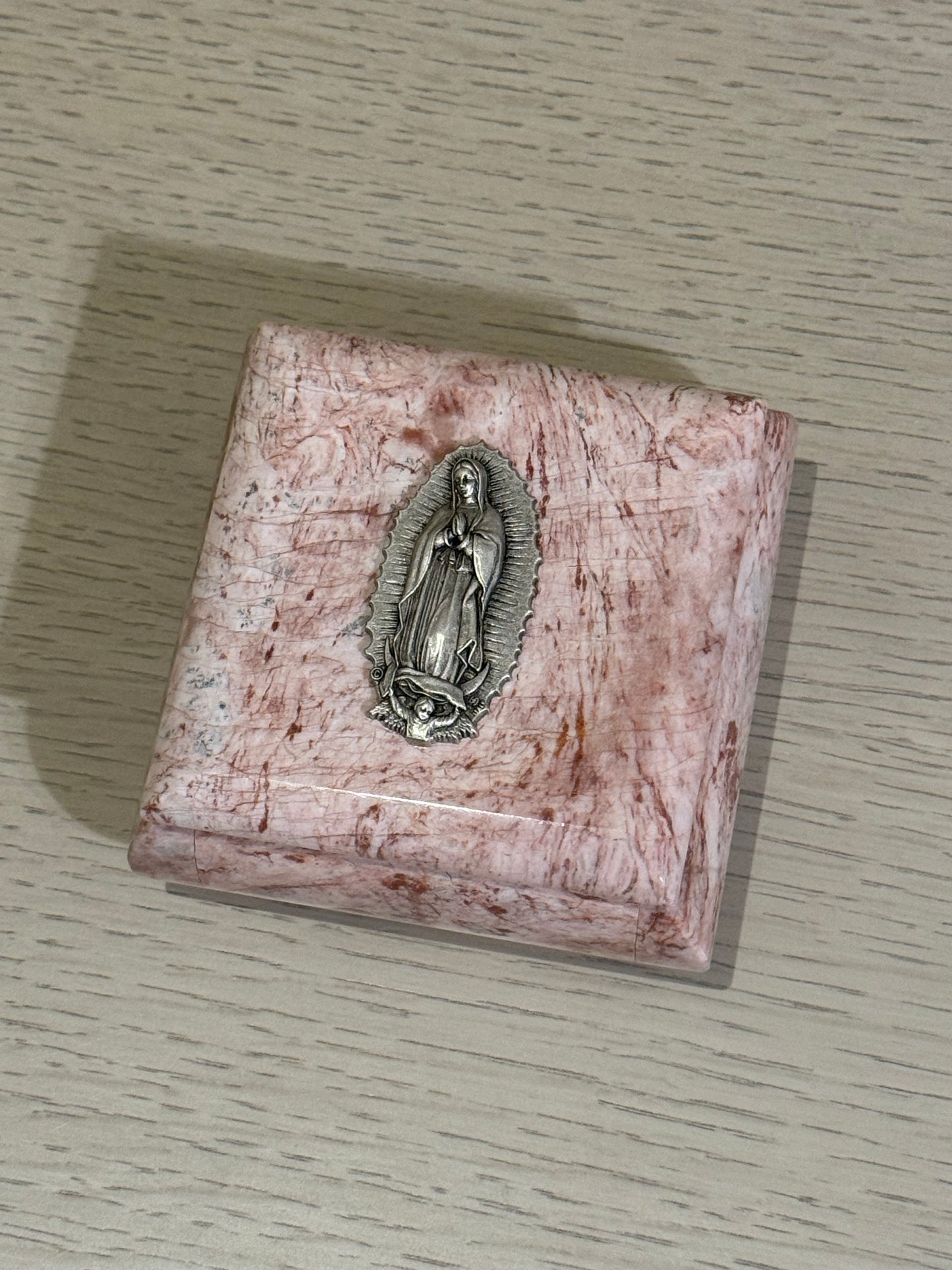Alhajero de Mármol Cuadrado con Virgen de Guadalupe 10 x 10 cm / Paquete de 10 piezas