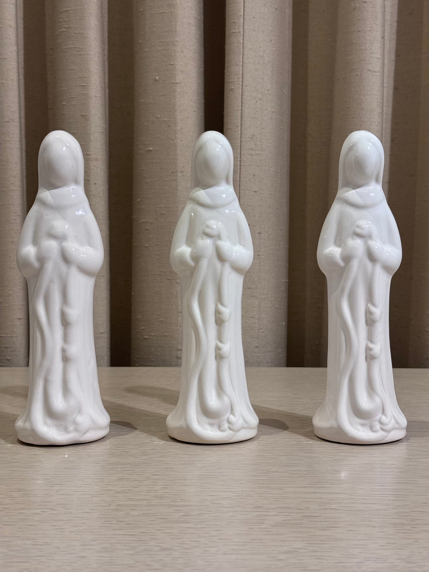 Virgen Desatanudos de Cerámica 21 cm / Paquete de 10 piezas