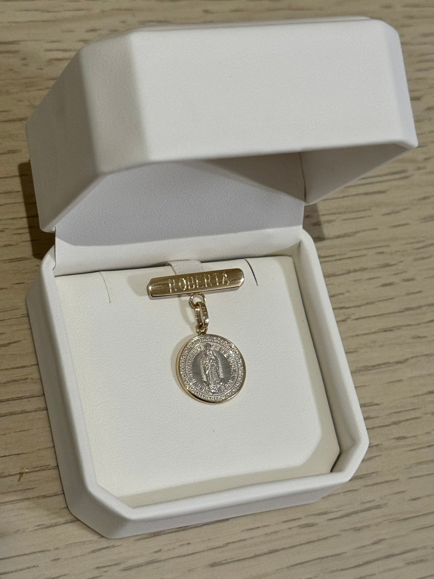 Medalla de Virgen de Guadalupe Plata con Bisel Oro 14K y Barra de Oro 14K