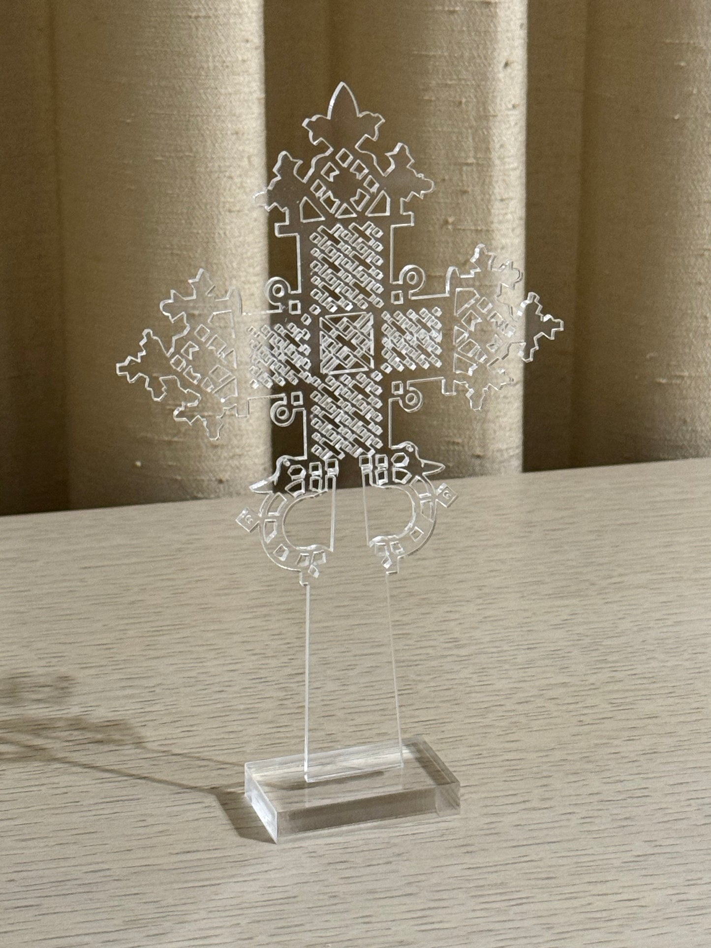 Cruz de Acrílico Cristal 18.5 cm / Paquete de 10 piezas