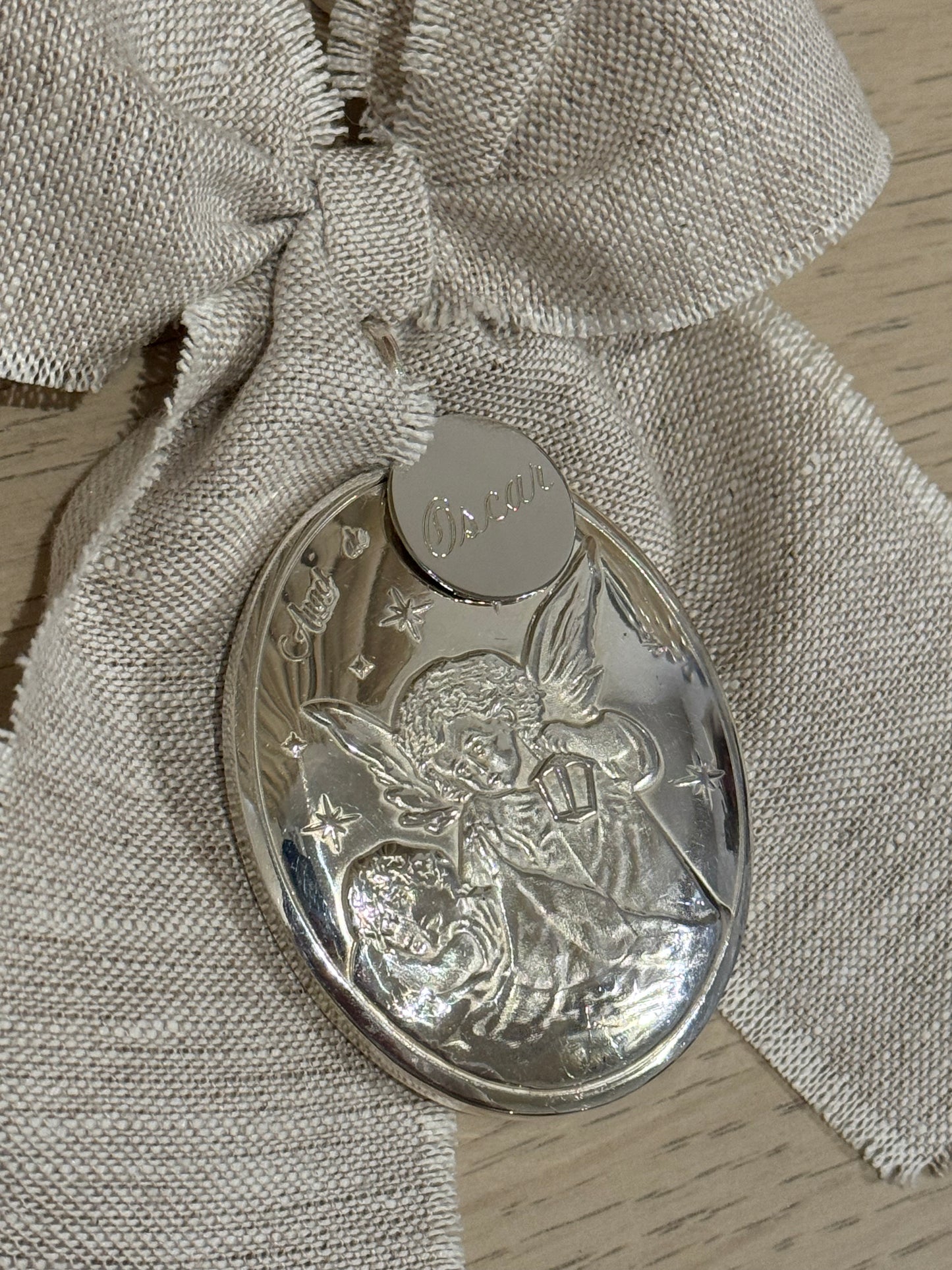 Medallón Grande para cuna del Ángel de la Guarda / Moño de Lino