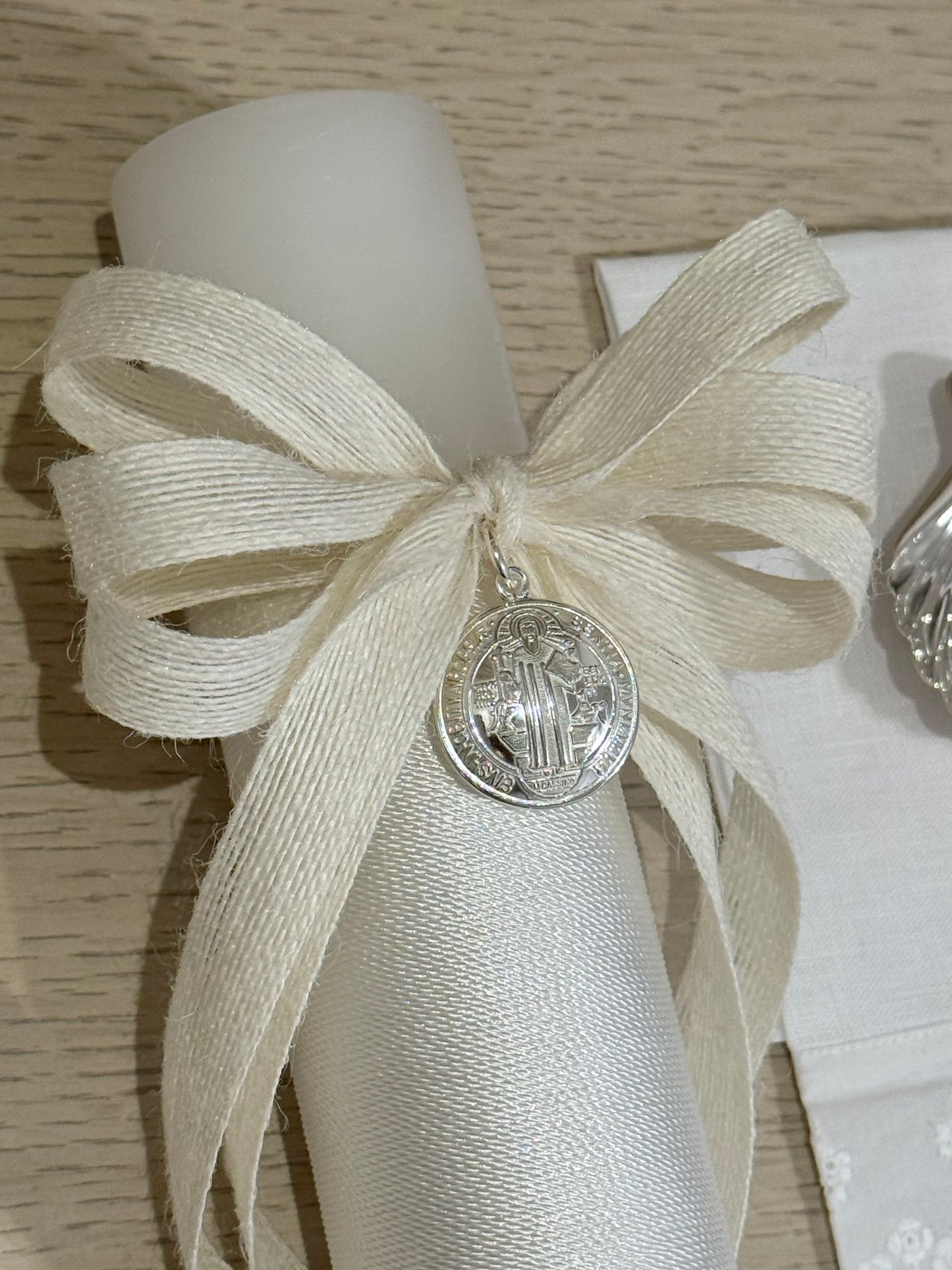 Set de Bautizo con Medalla de San Benito