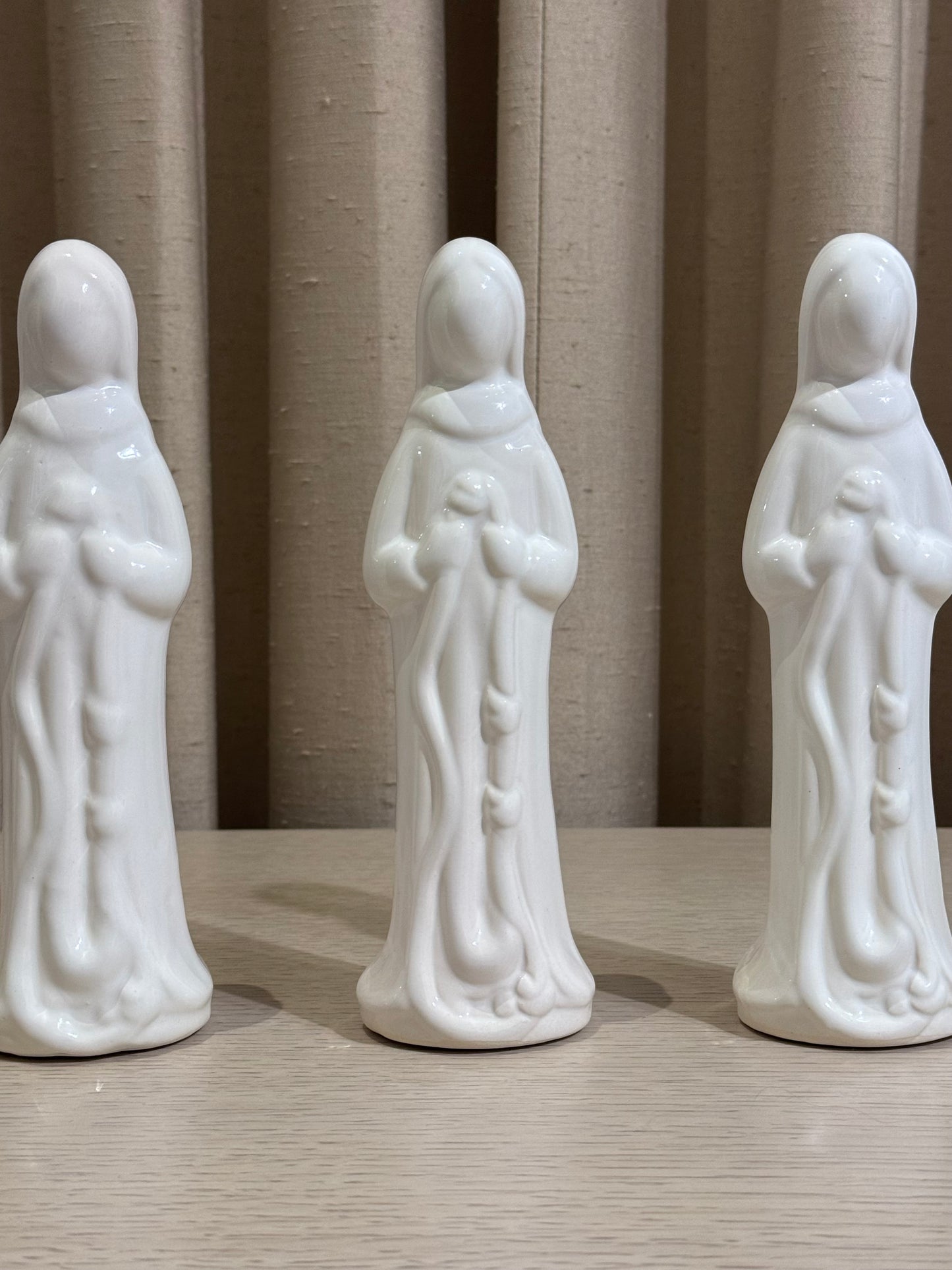 Virgen Desatanudos de Cerámica 21 cm / Paquete de 10 piezas