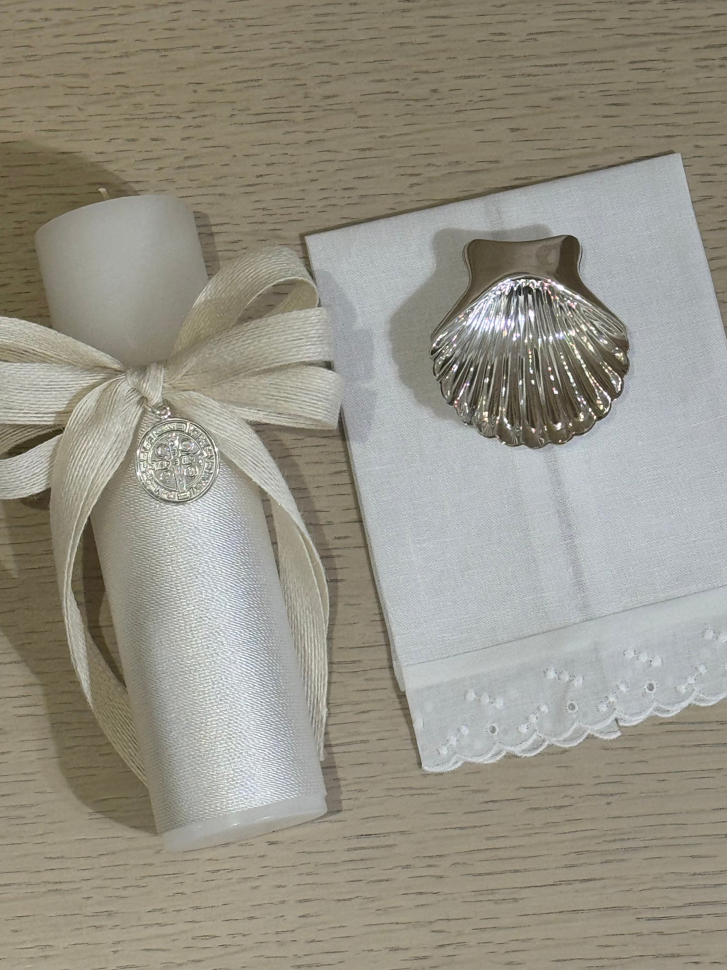 Set de Bautizo con Medalla de San Benito