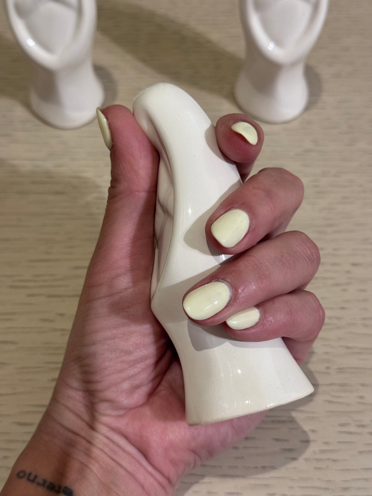 Virgen de Mano de Cerámica 11 cm / Paquete de 10 piezas