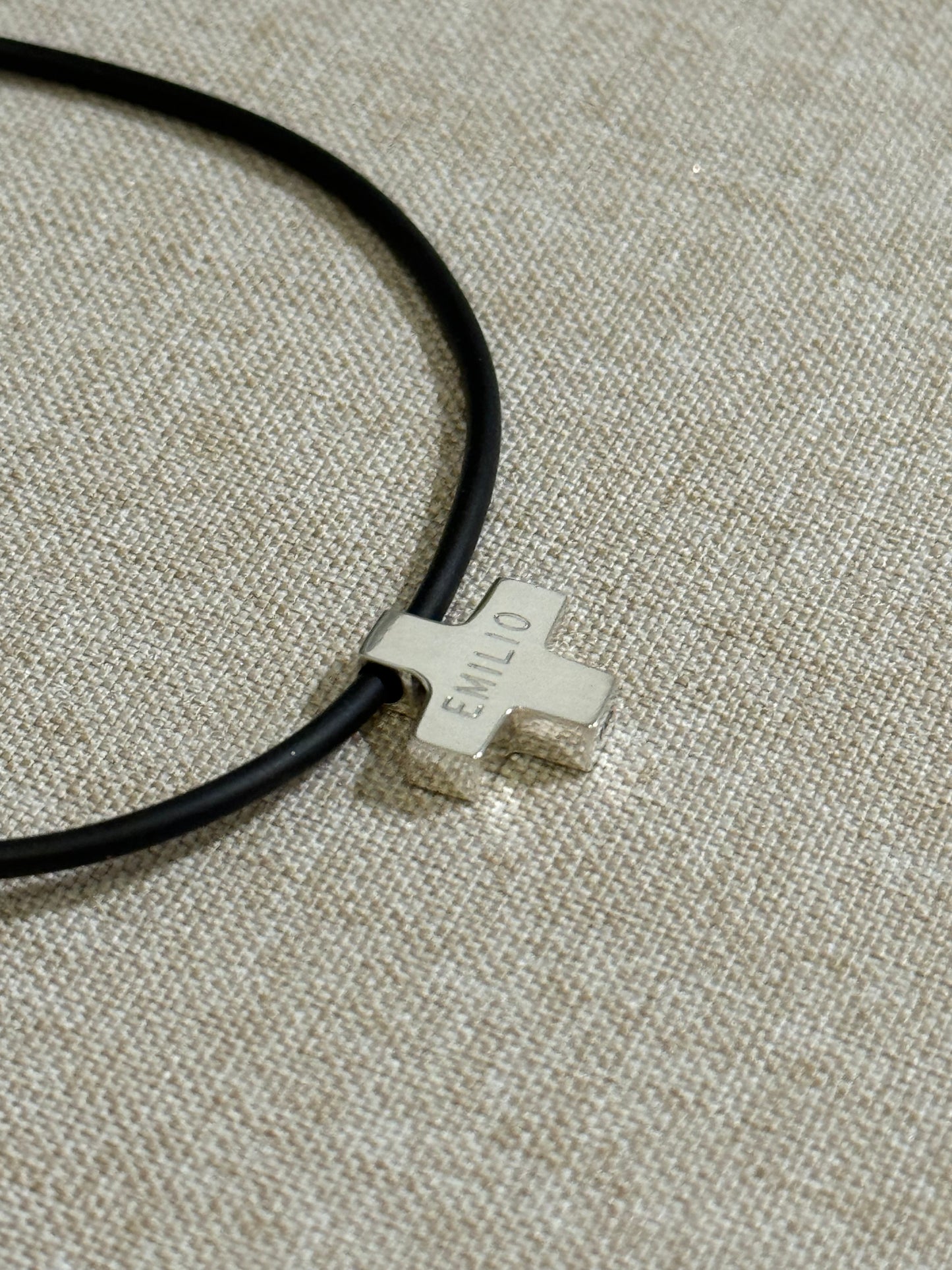 Collar Cruz Suiza de Plata