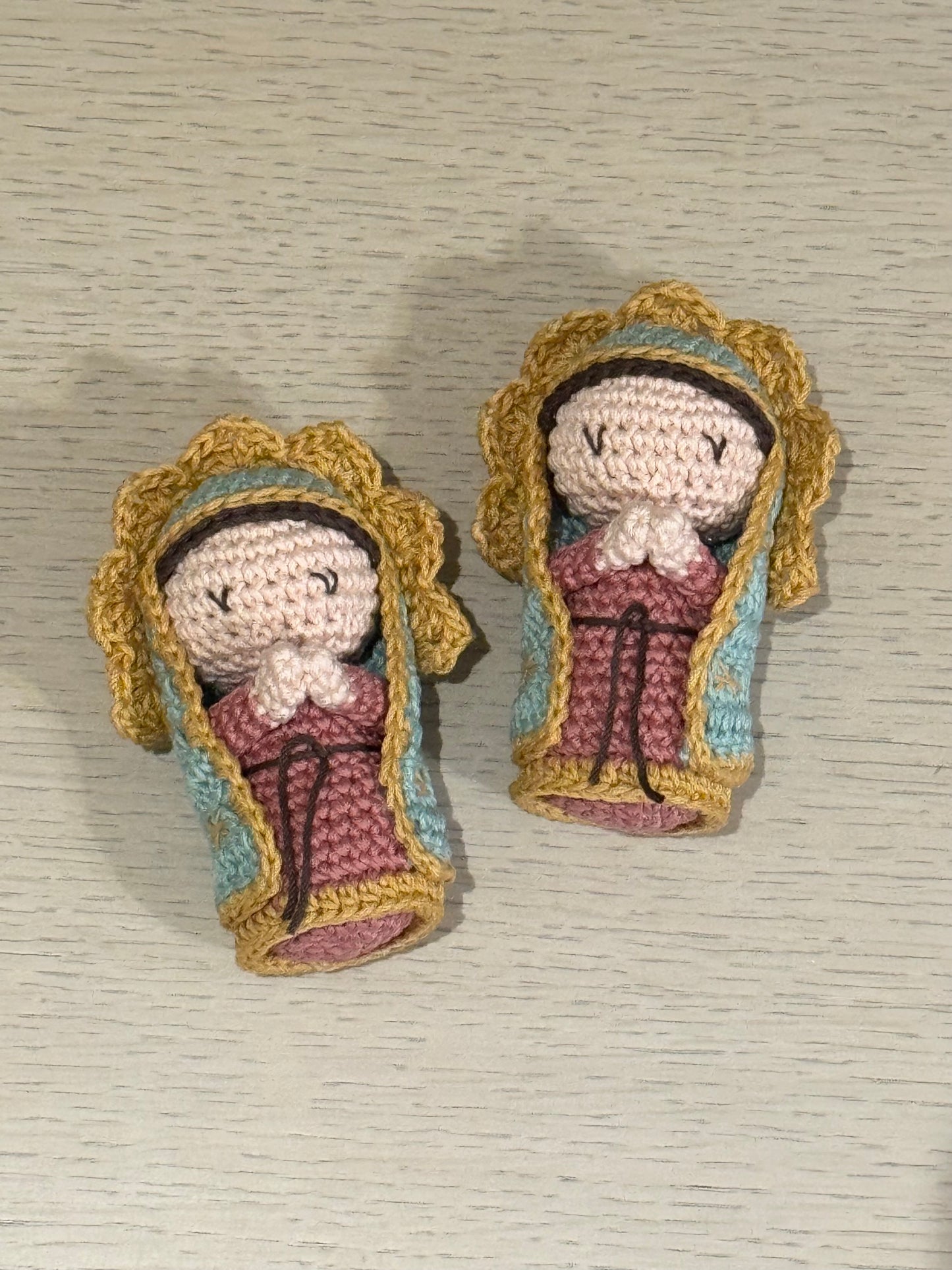 Virgencita de Guadalupe Crochet 12 cm / Paquete de 10 piezas