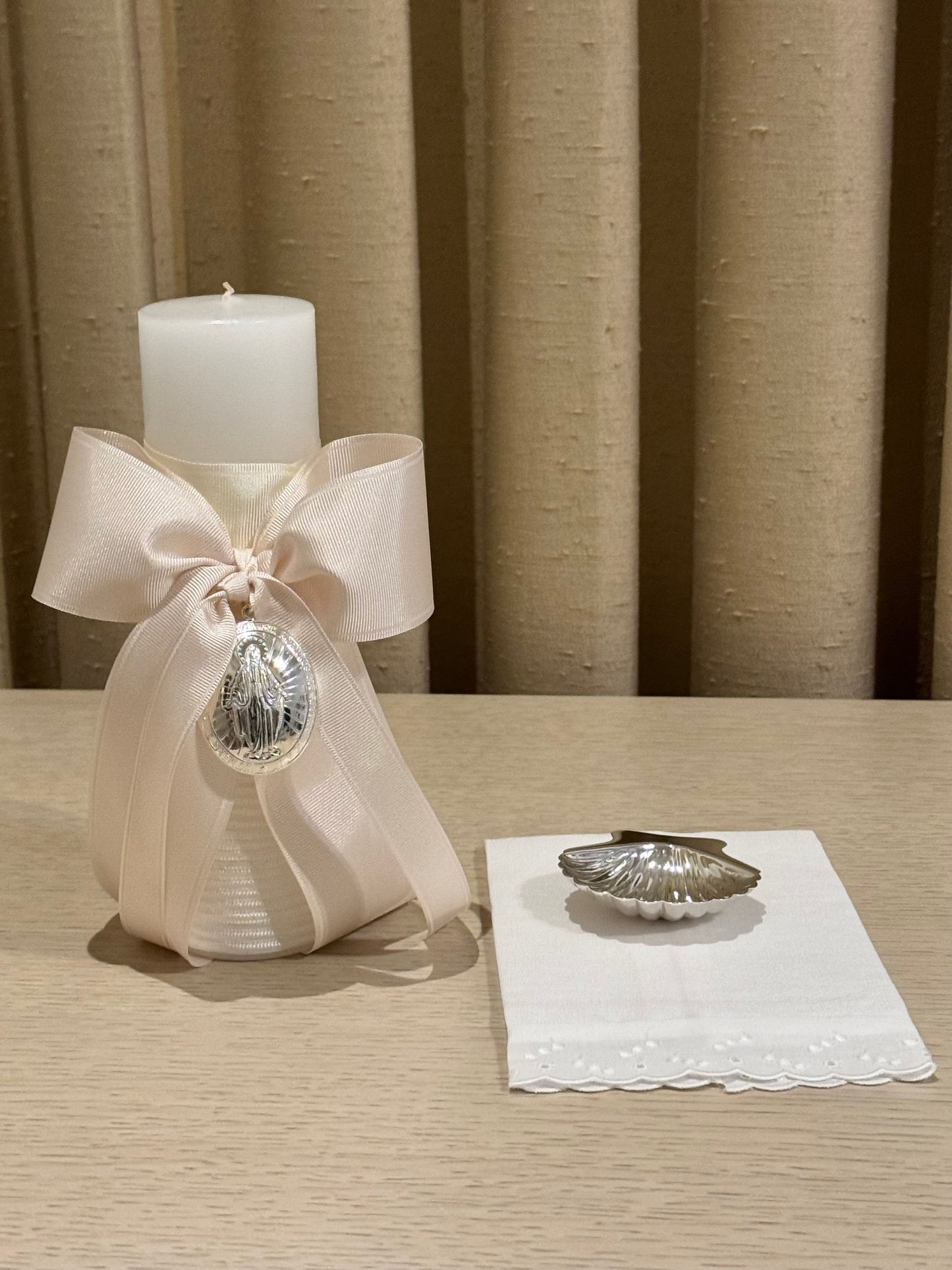 Set de Bautizo con Medalla de la Virgen Milagrosa
