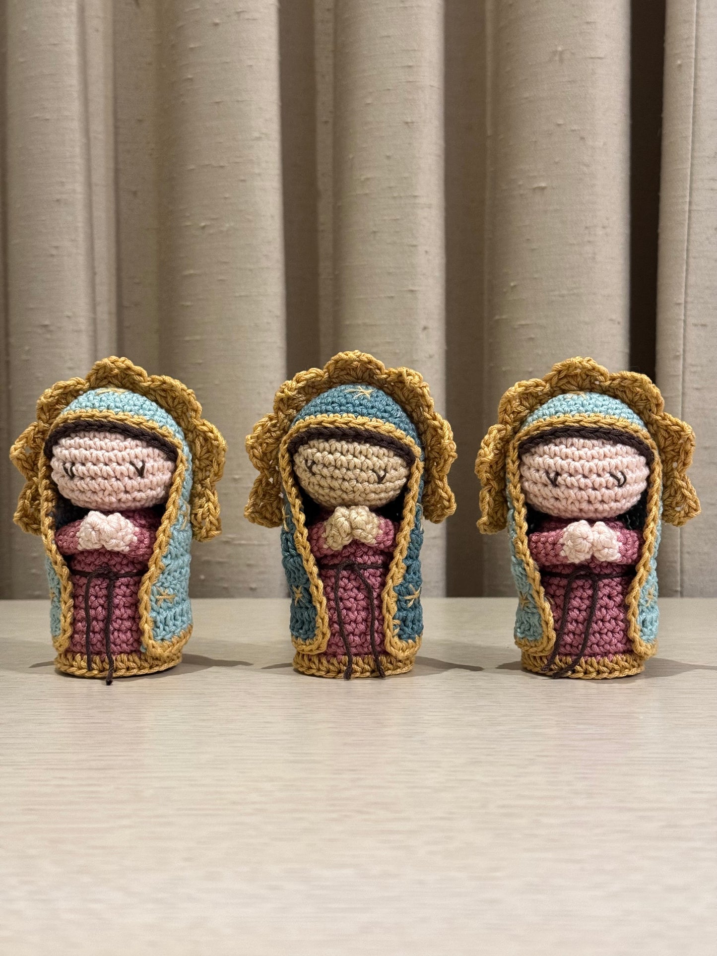 Virgencita de Guadalupe Crochet 12 cm / Paquete de 10 piezas