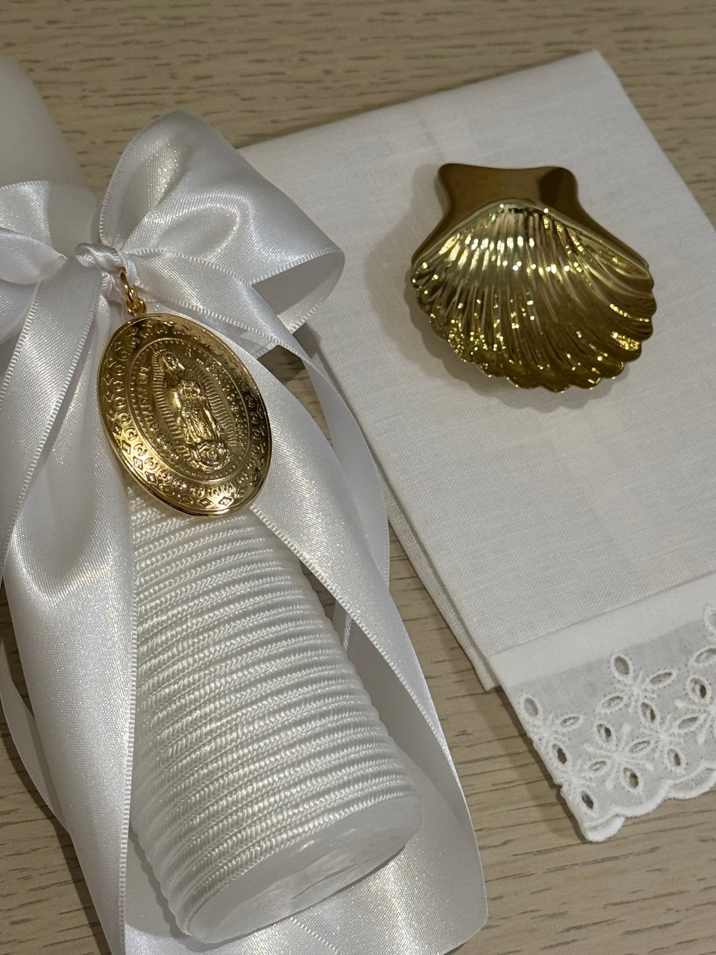 Set de Bautizo con Medalla de la Virgen de Guadalupe