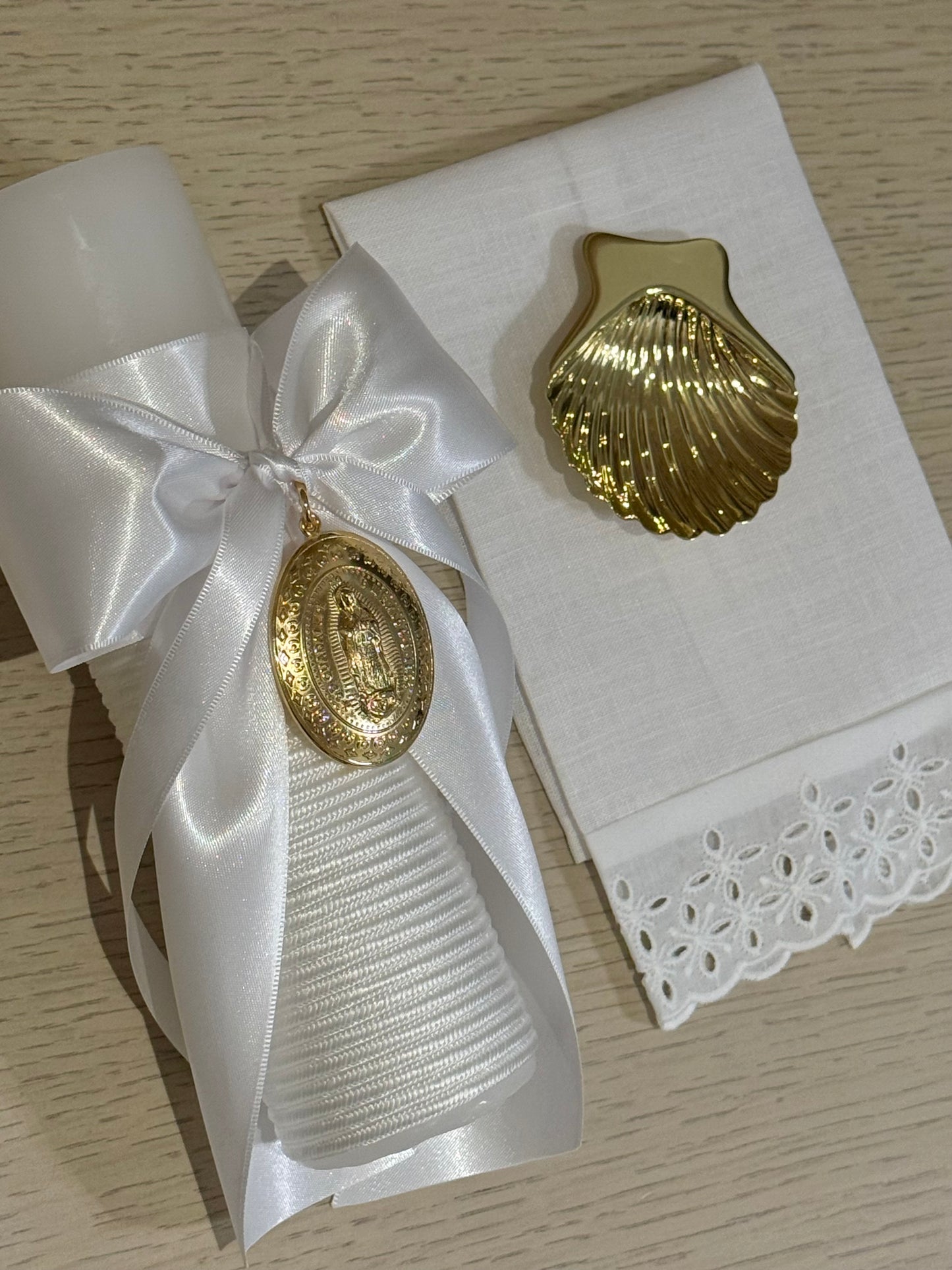 Set de Bautizo con Medalla de la Virgen de Guadalupe