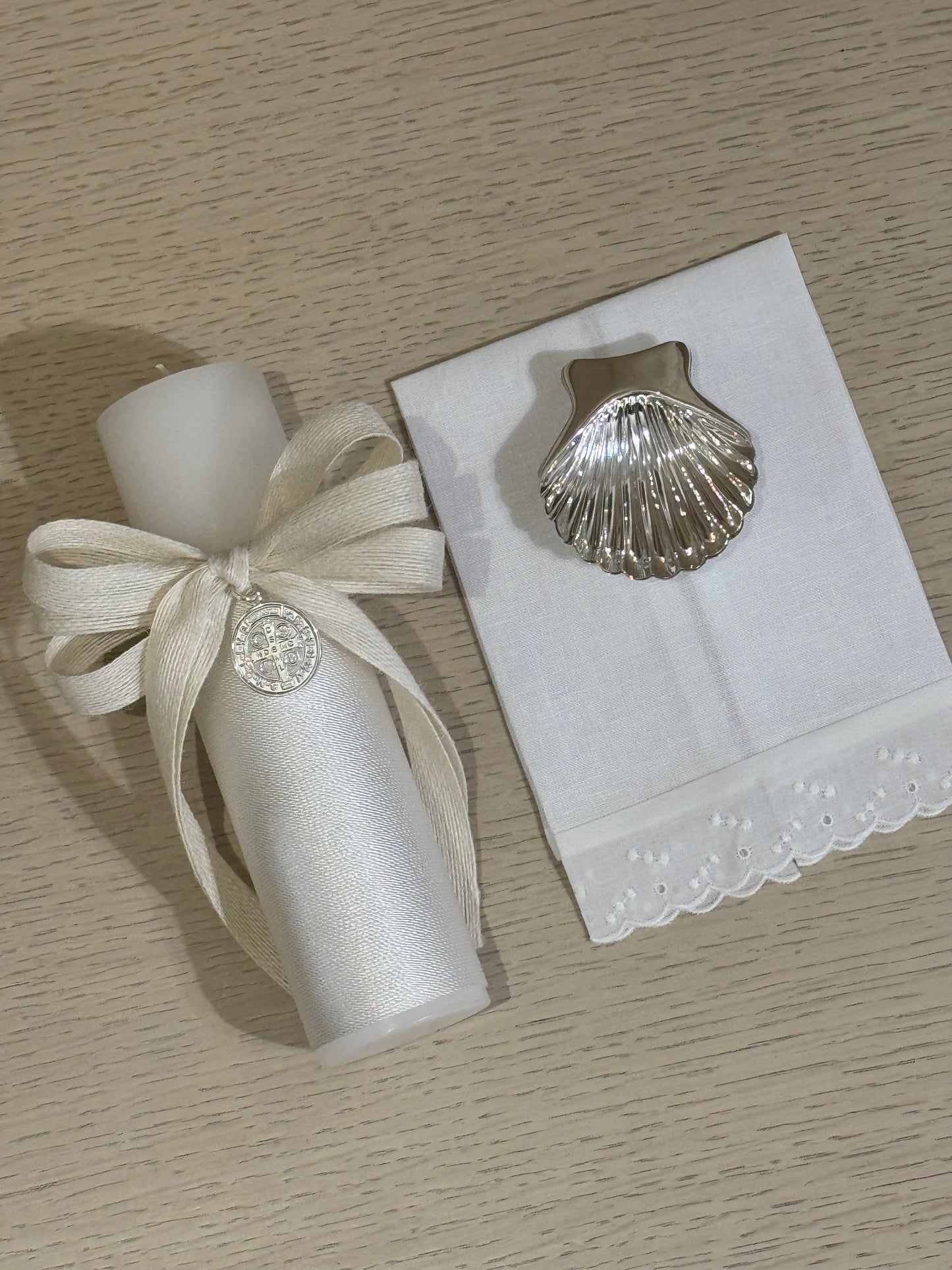 Set de Bautizo con Medalla de San Benito