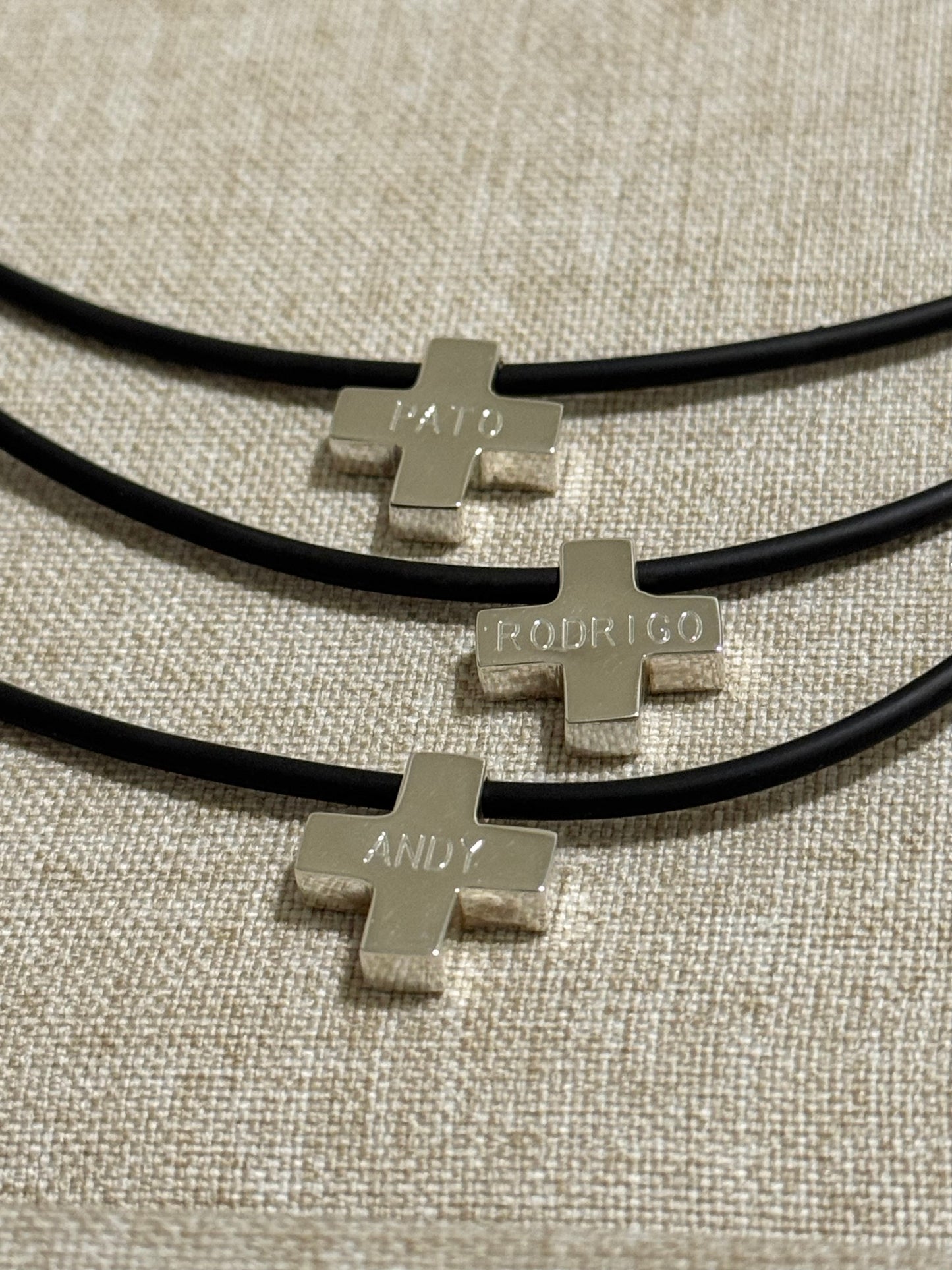 Collar Cruz Suiza de Plata