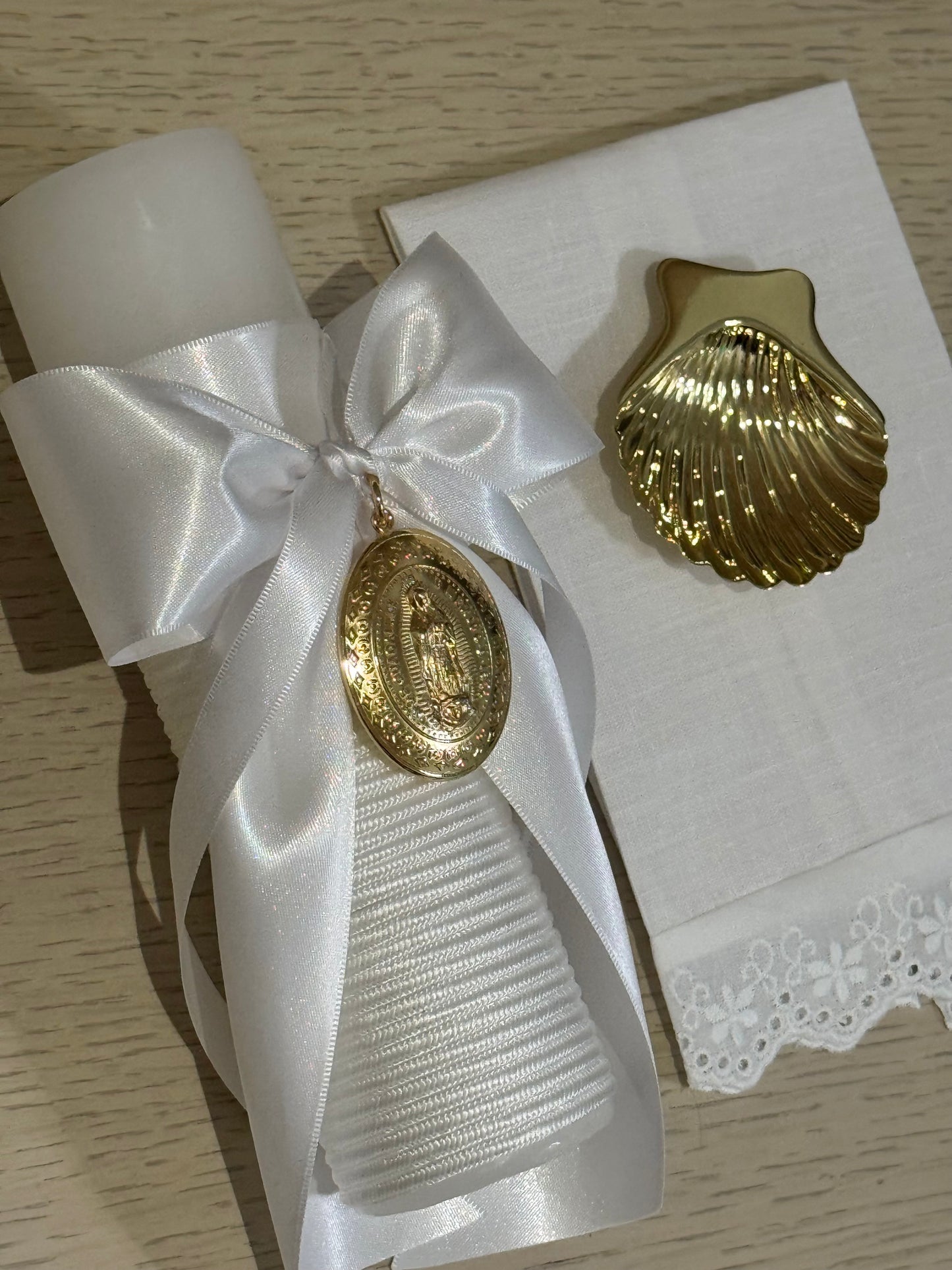 Set de Bautizo con Medalla de la Virgen de Guadalupe