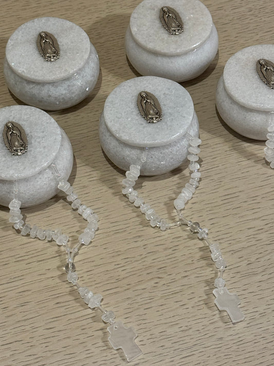 Alhajero de Mármol Redondo con Virgen de Guadalupe y Rosario de Ónix / Paquete de 10 piezas