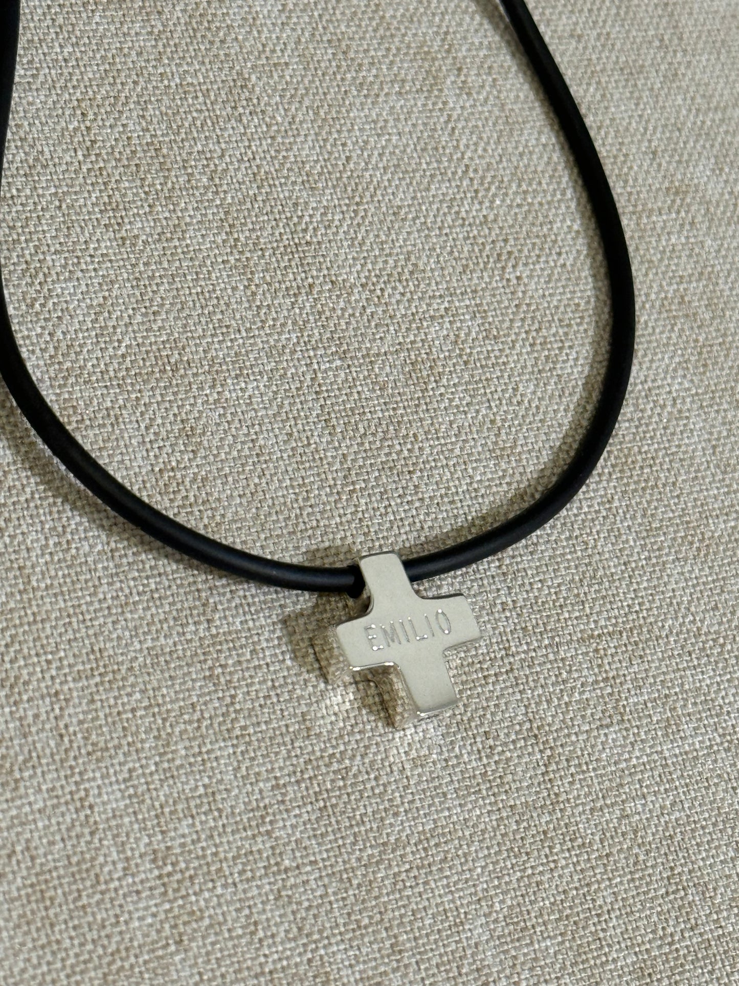 Collar Cruz Suiza de Plata