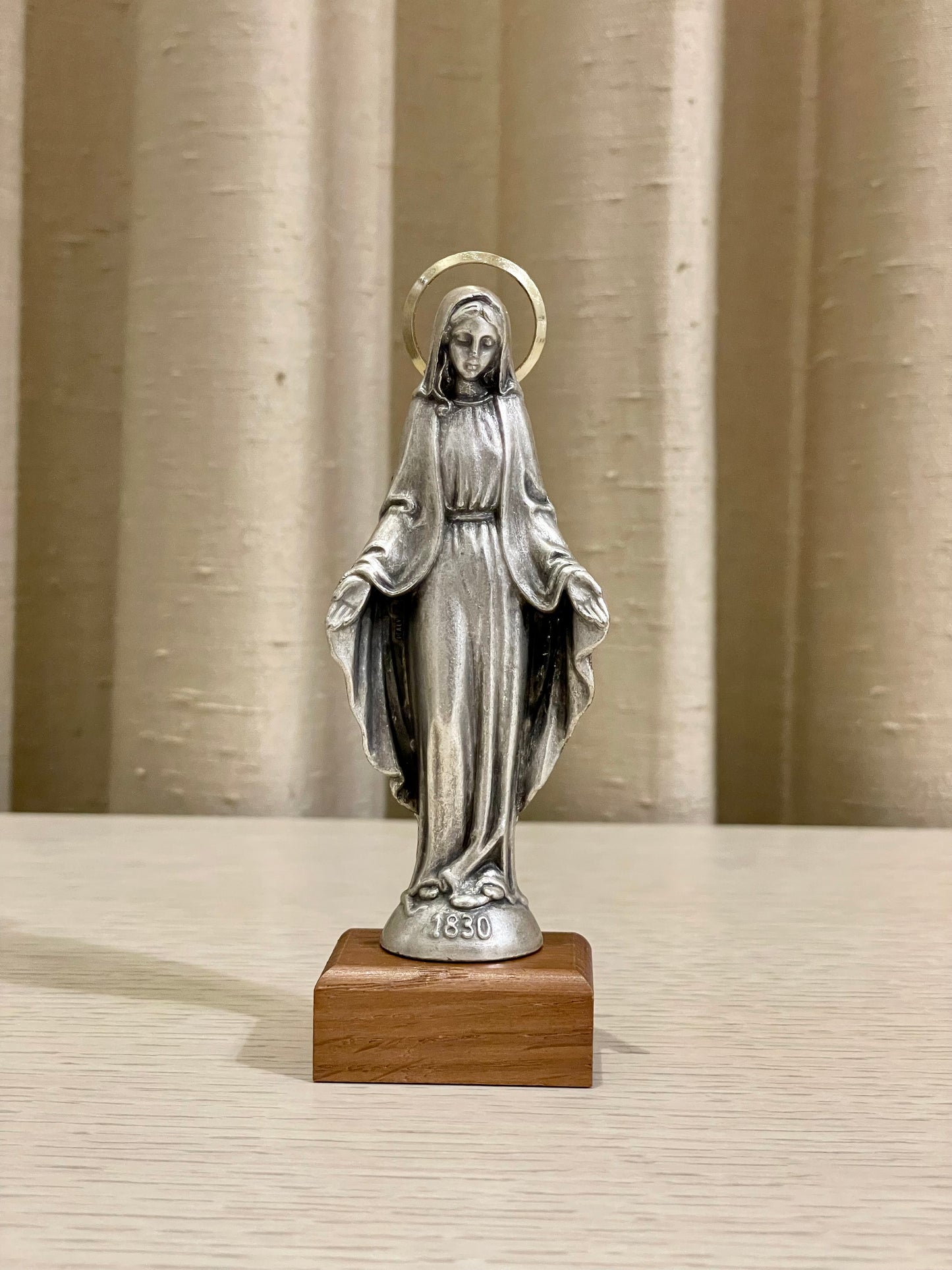 Estatua de la Virgen Milagrosa 12 cm